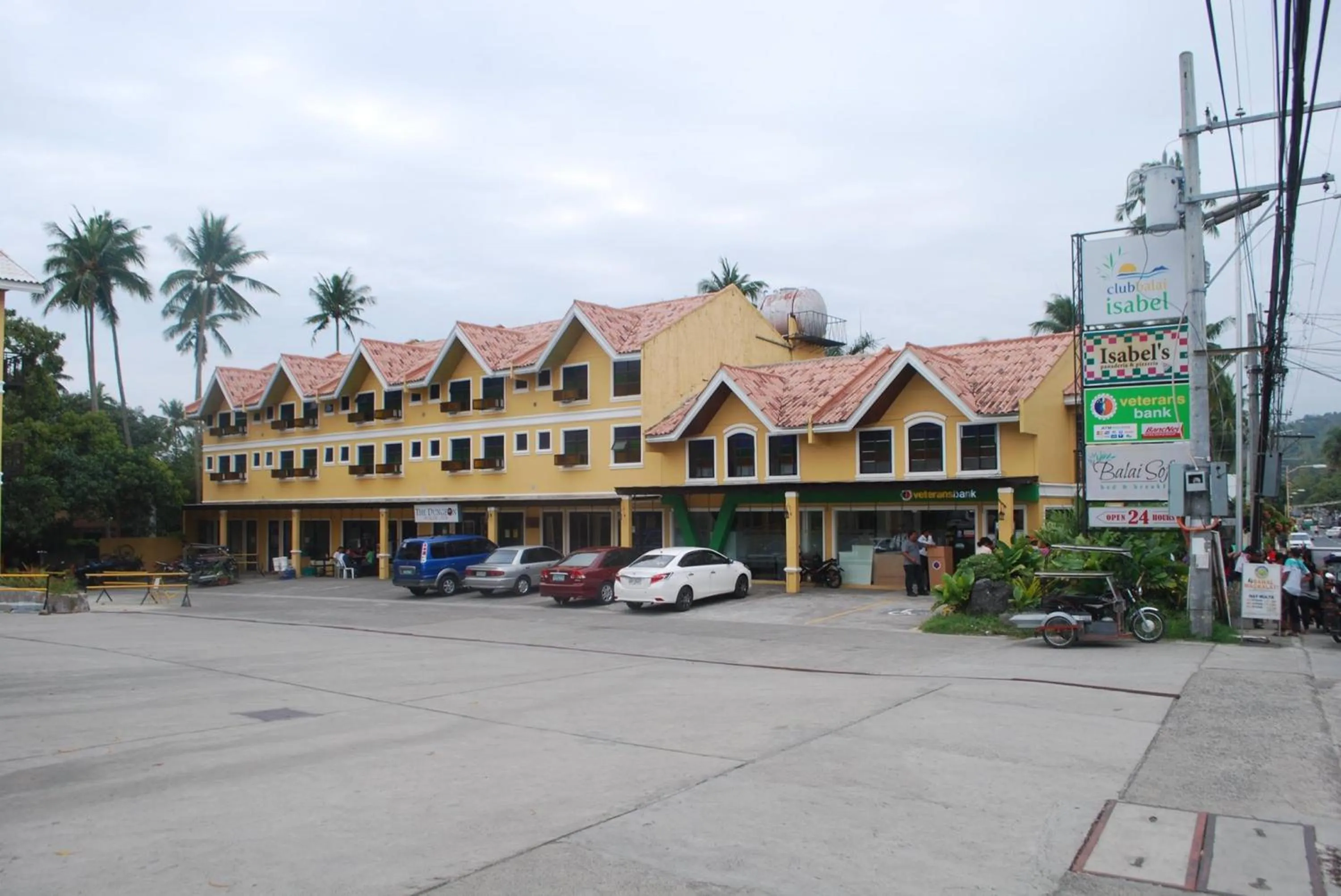 Property building in RedDoorz Plus at Balai Sofia Bed & Breakfast Batangas