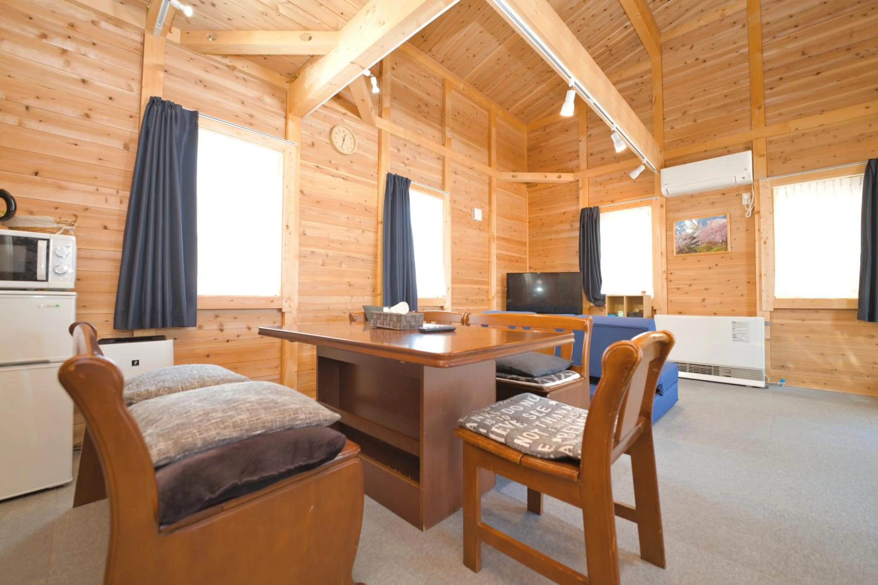 Dining area in LAKE TOYA Logde SIGRA