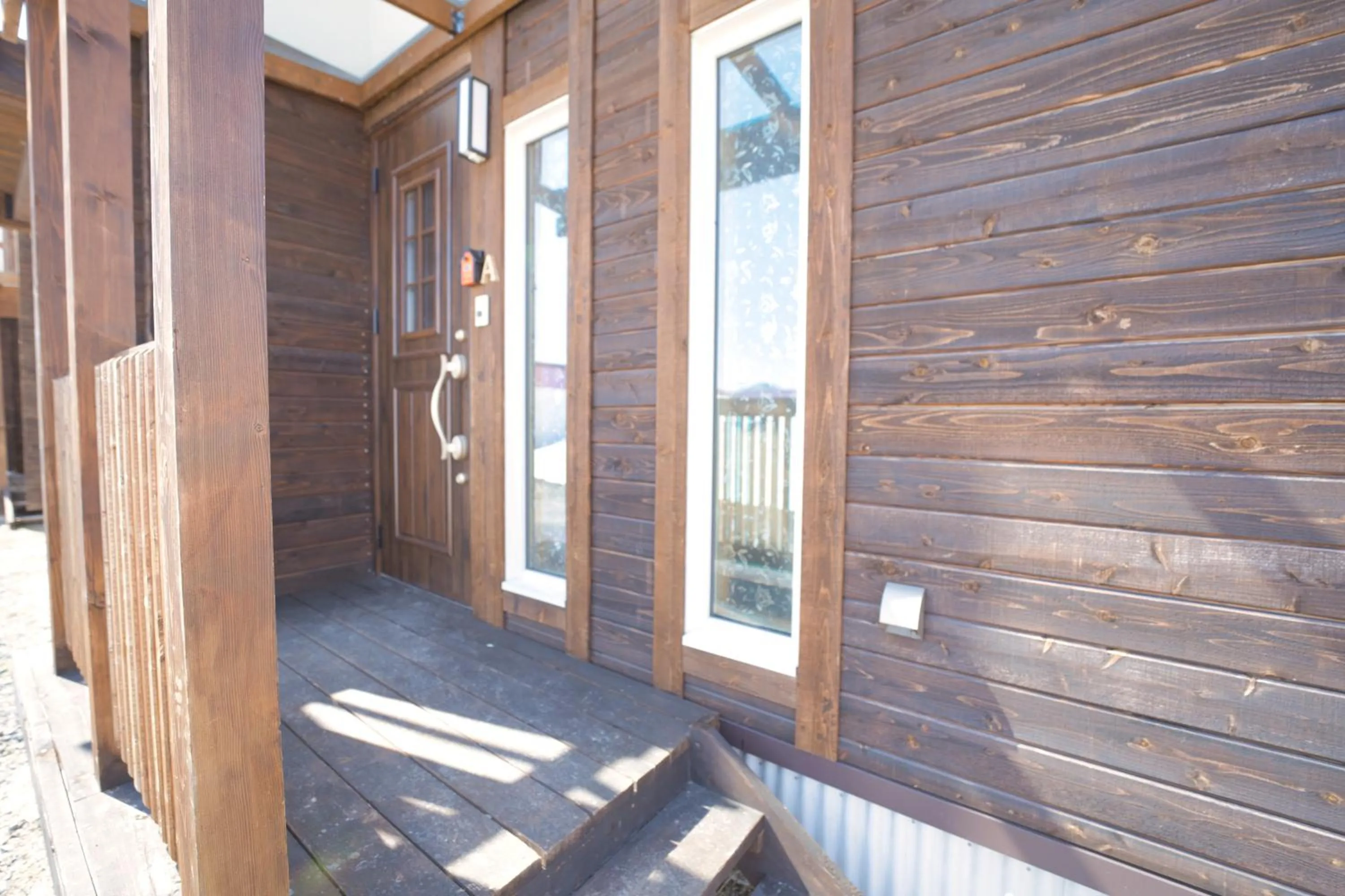 Facade/entrance in LAKE TOYA Logde SIGRA