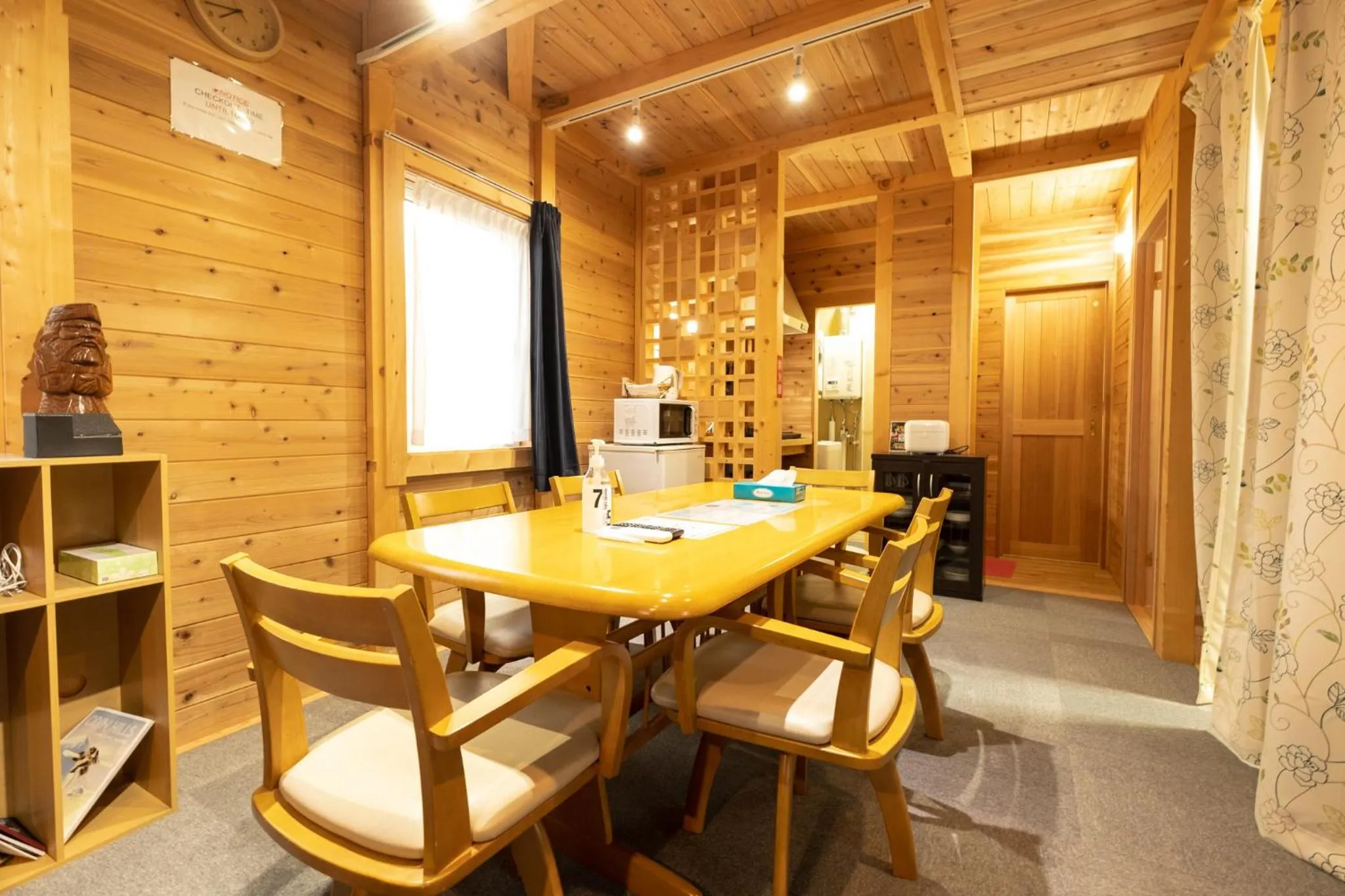 Dining area in LAKE TOYA Logde SIGRA