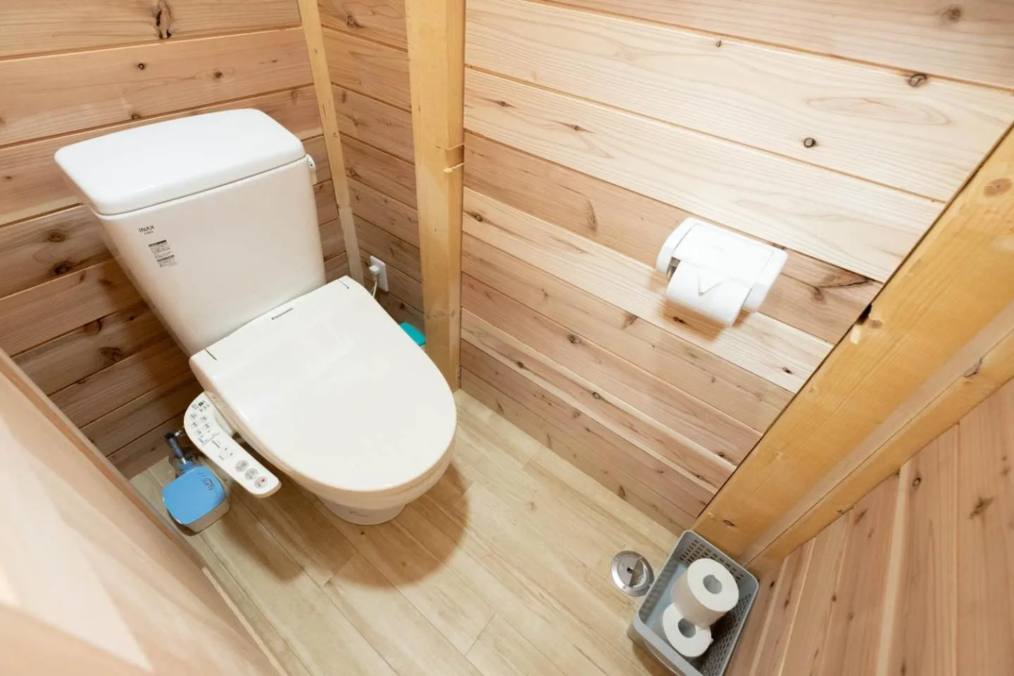 Toilet in LAKE TOYA Logde SIGRA