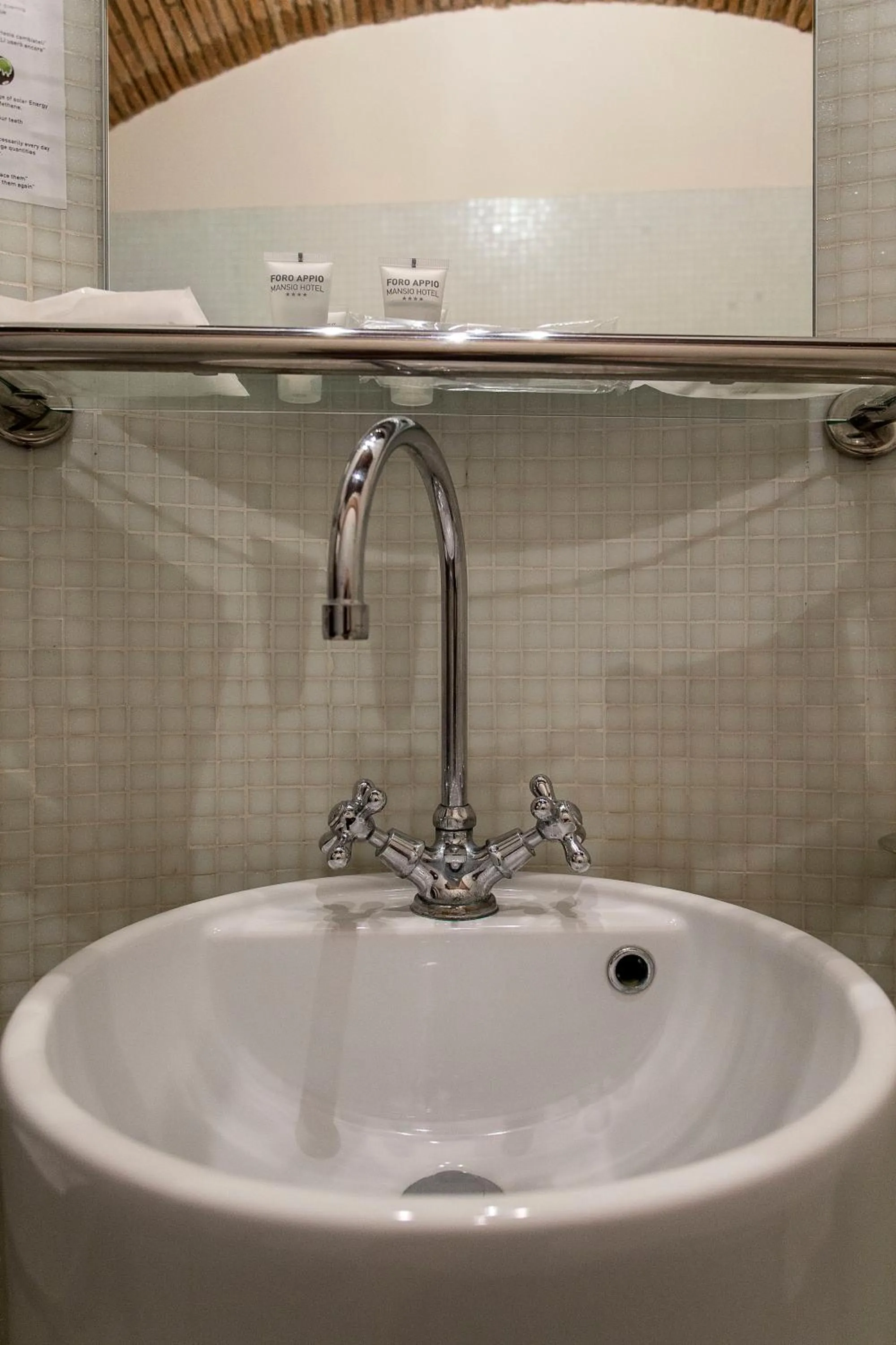 Bathroom in Foro Appio Mansio Hotel