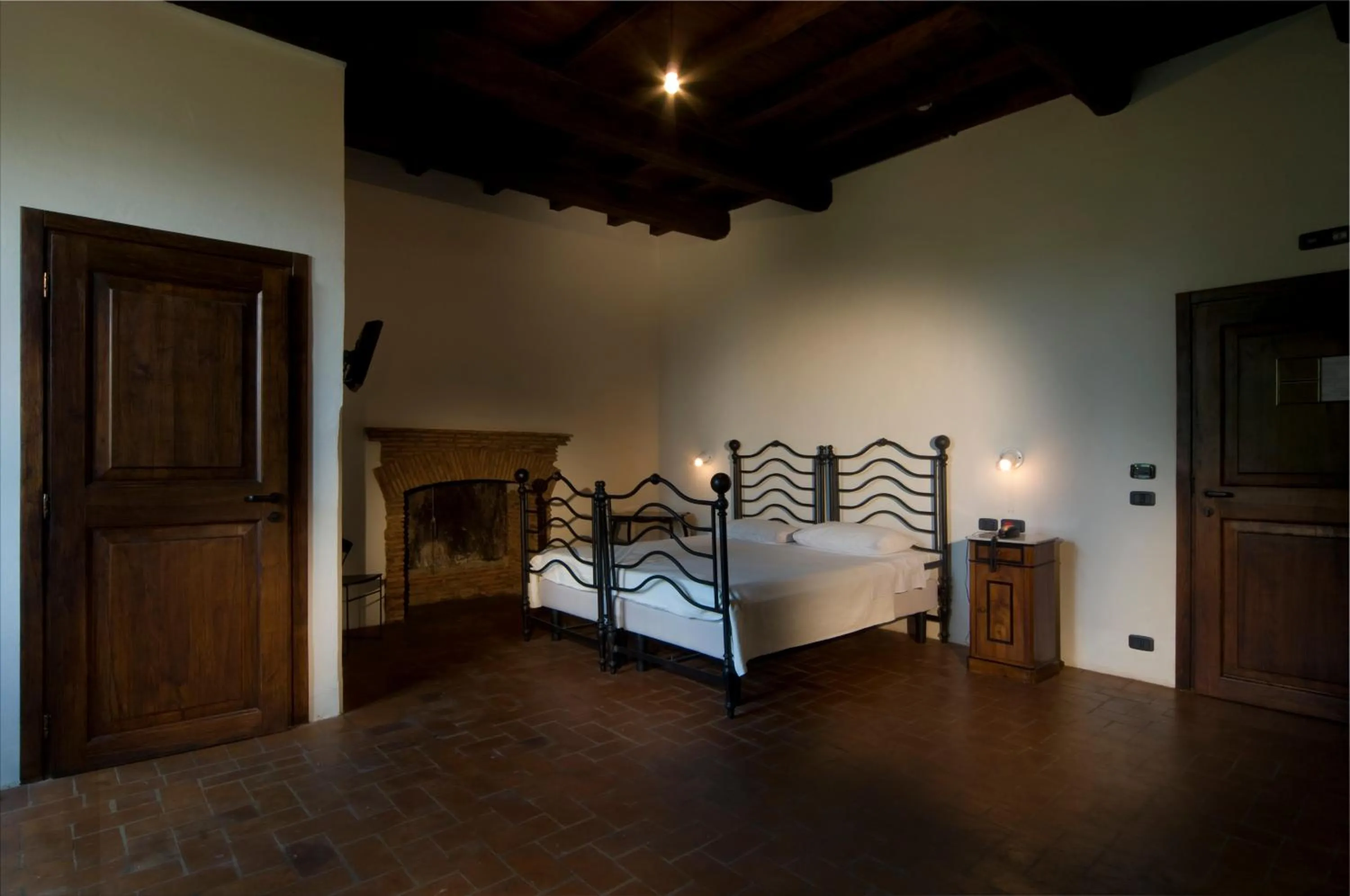 Photo of the whole room, Bed in Foro Appio Mansio Hotel