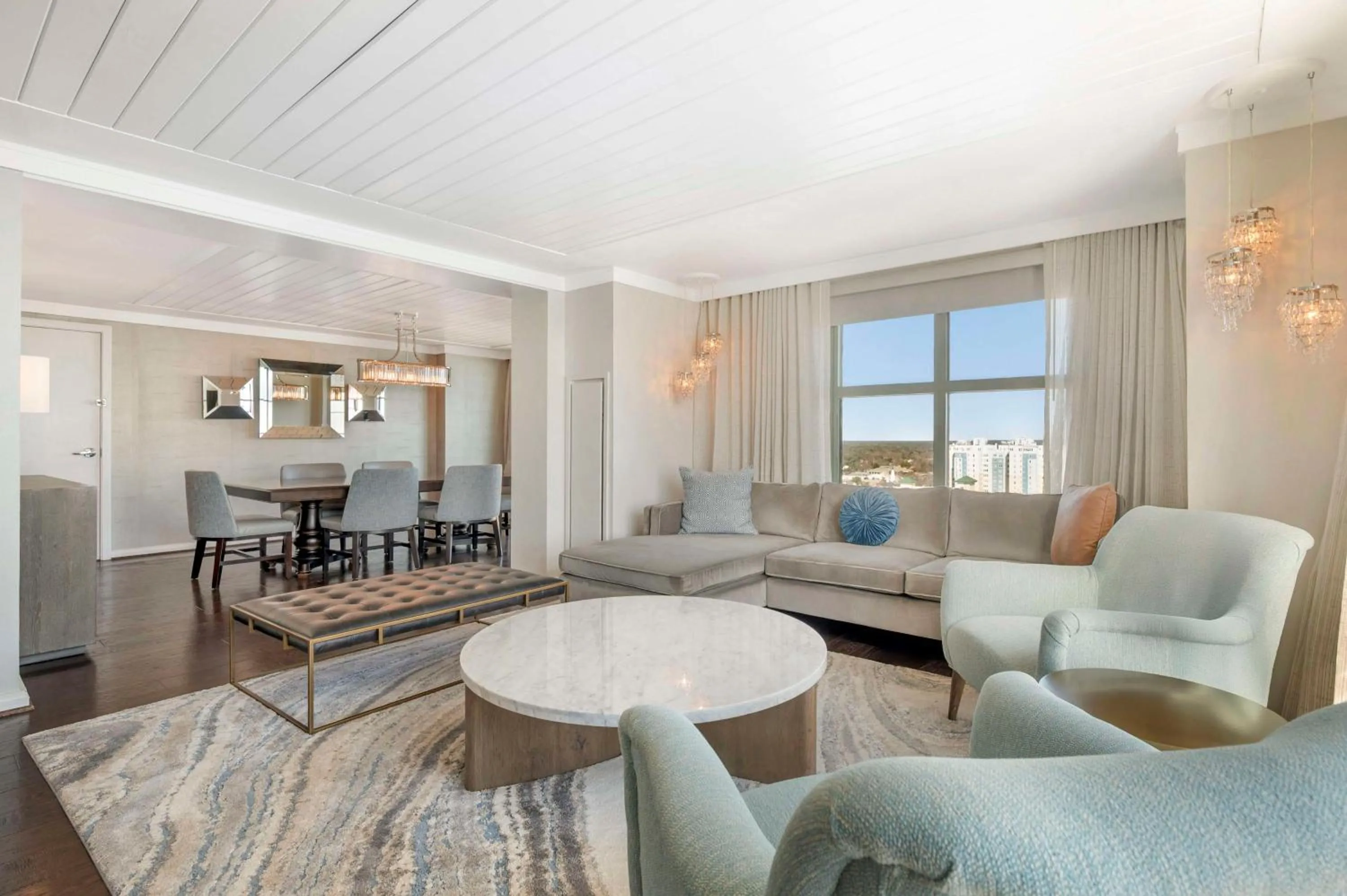 Living room in Hilton Virginia Beach Oceanfront