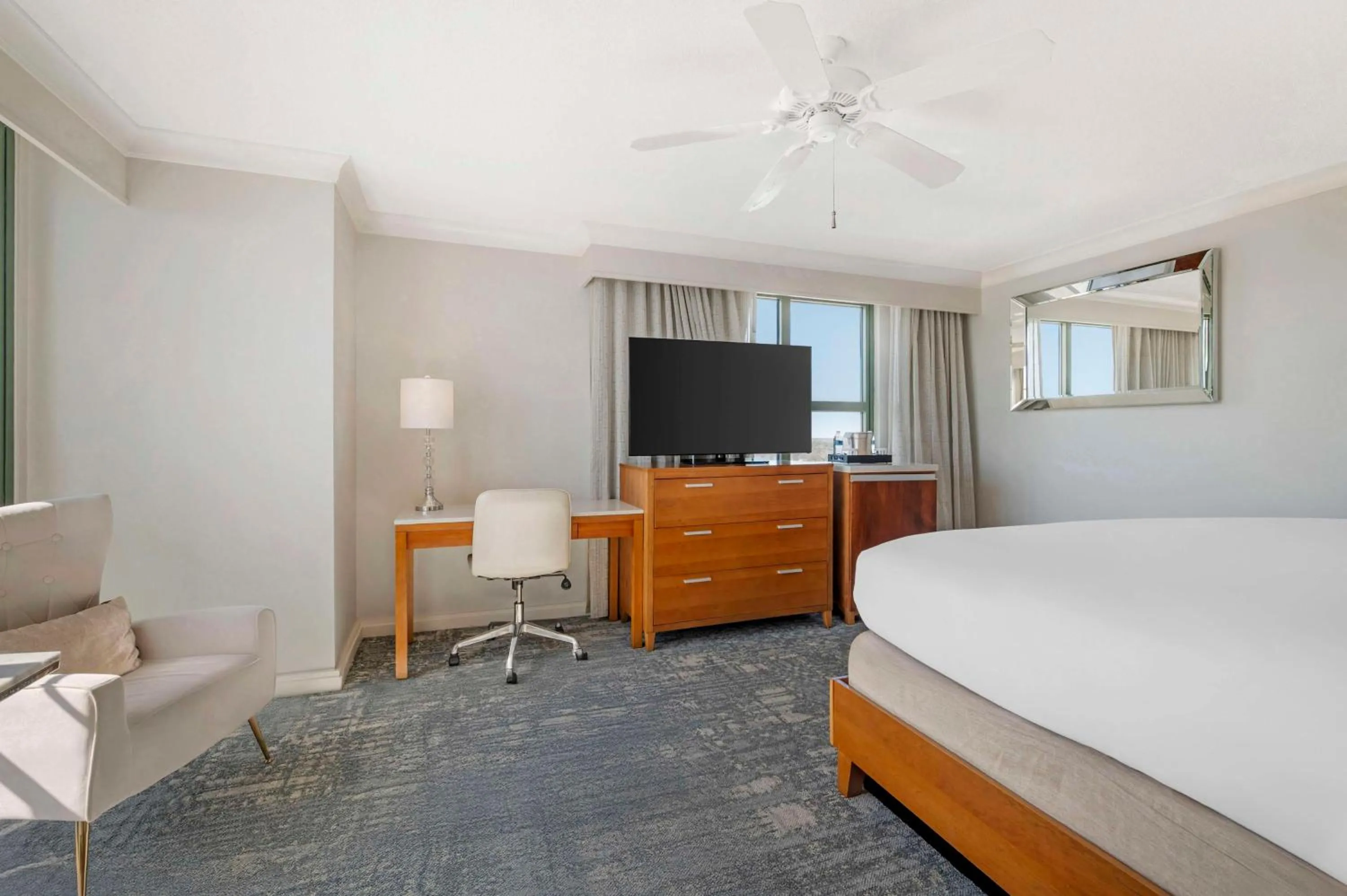 Bedroom, Bed in Hilton Virginia Beach Oceanfront