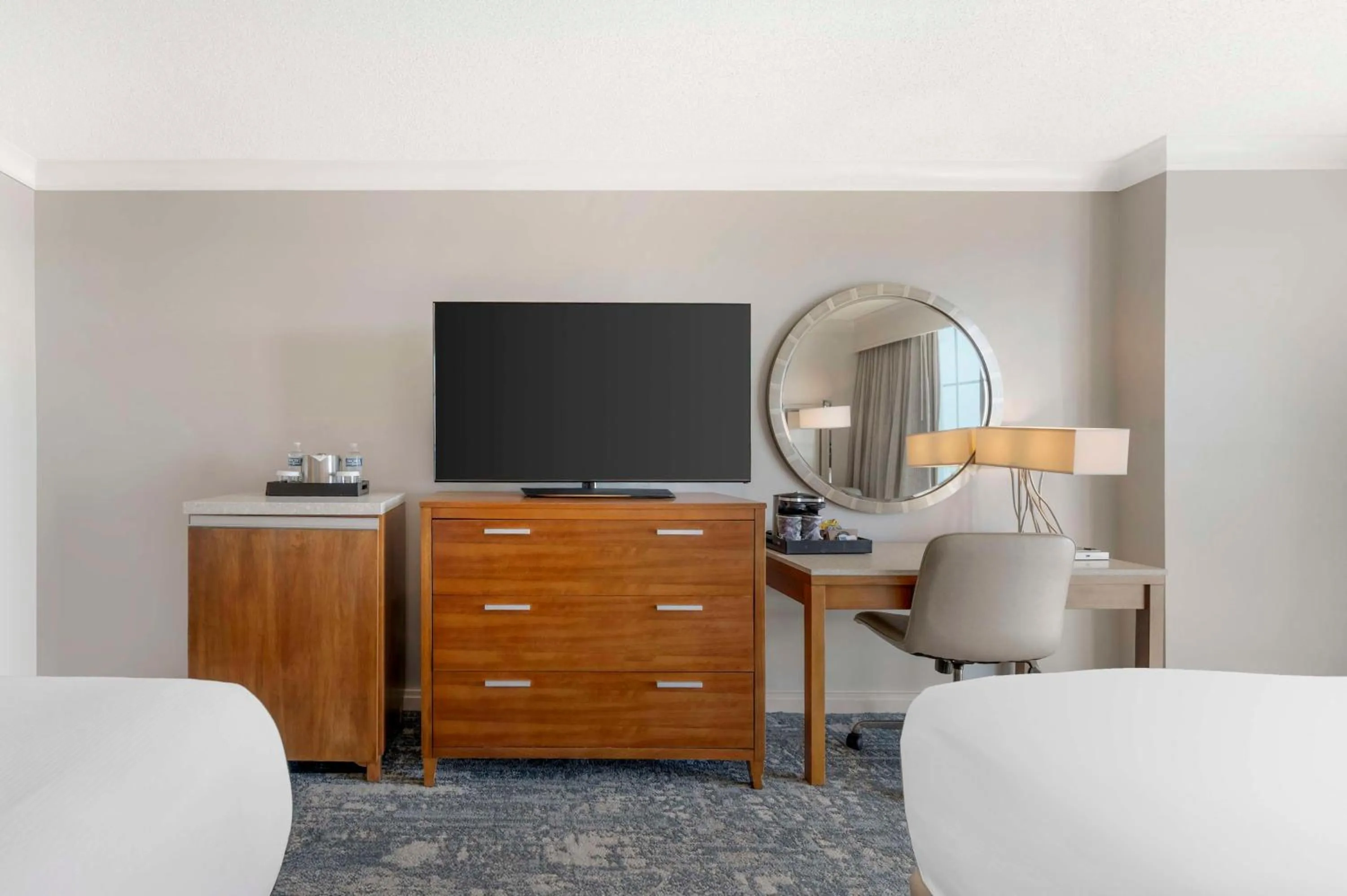 Bedroom, Bed in Hilton Virginia Beach Oceanfront