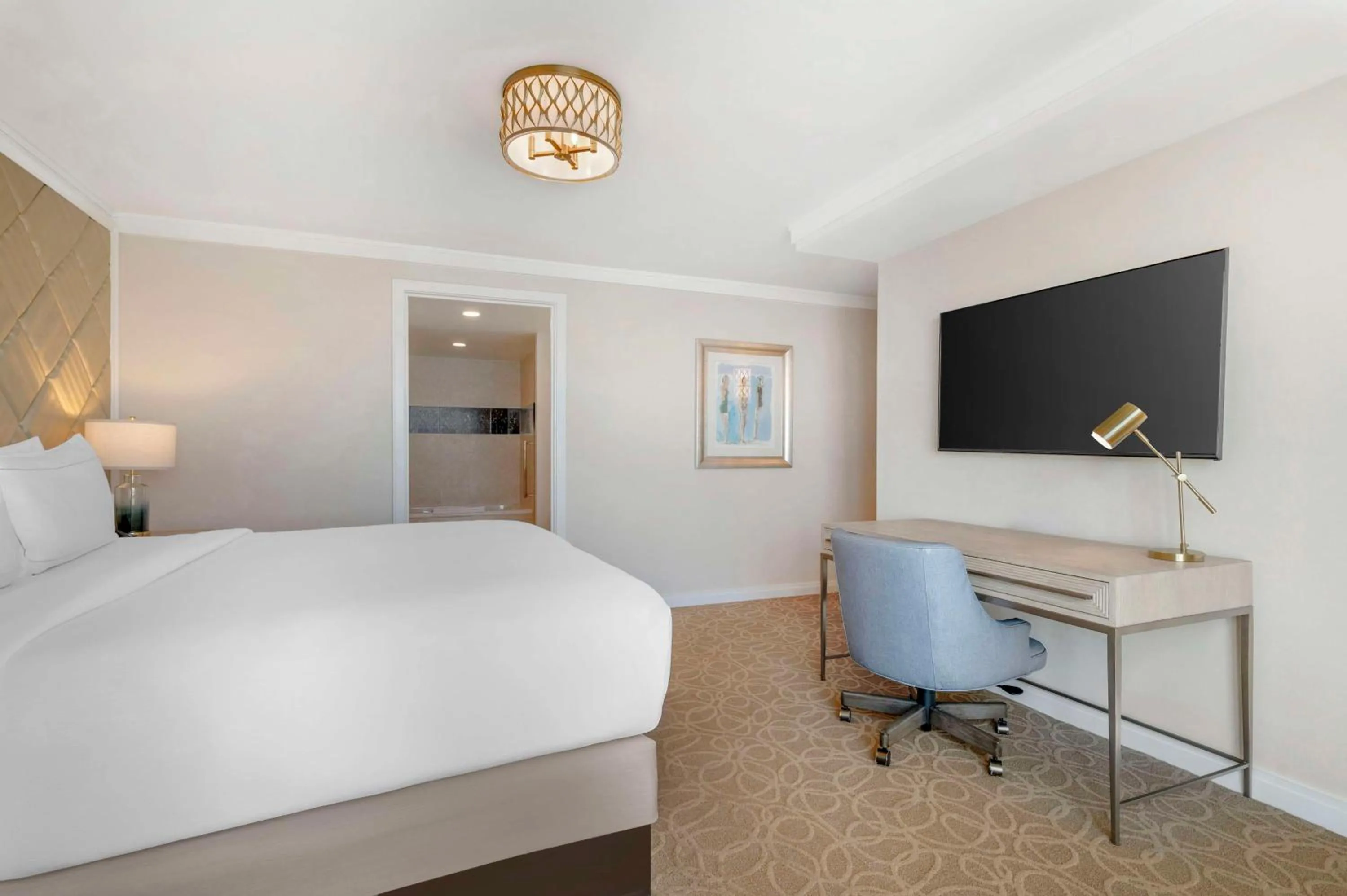 Bed in Hilton Virginia Beach Oceanfront