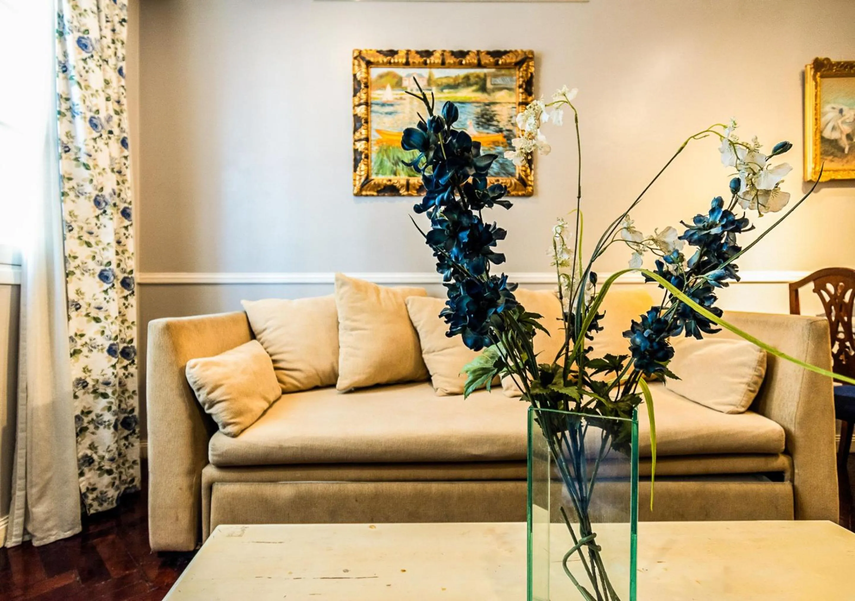 Living room in Moreno 820 by DOT Suites