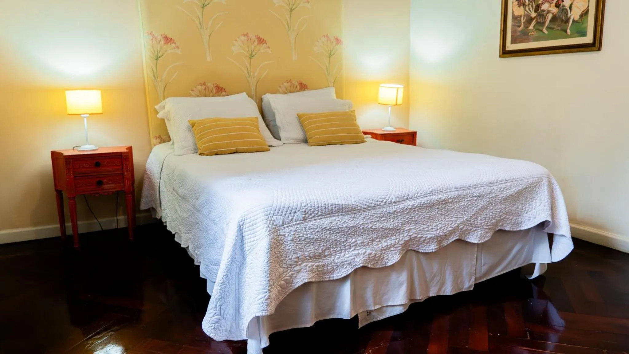 Photo of the whole room, Bed in RentUp Suites - San Telmo, Moreno 820