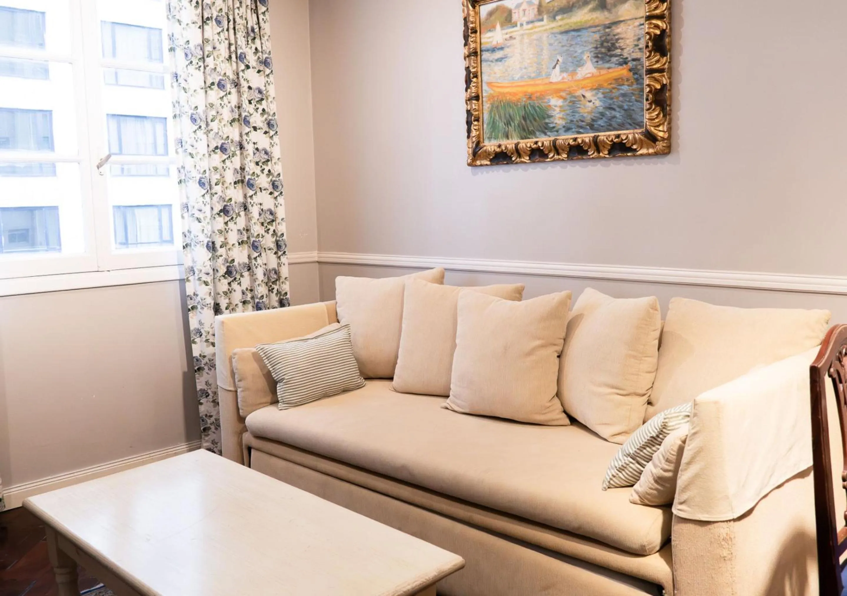 City view in Moreno 820 by DOT Suites