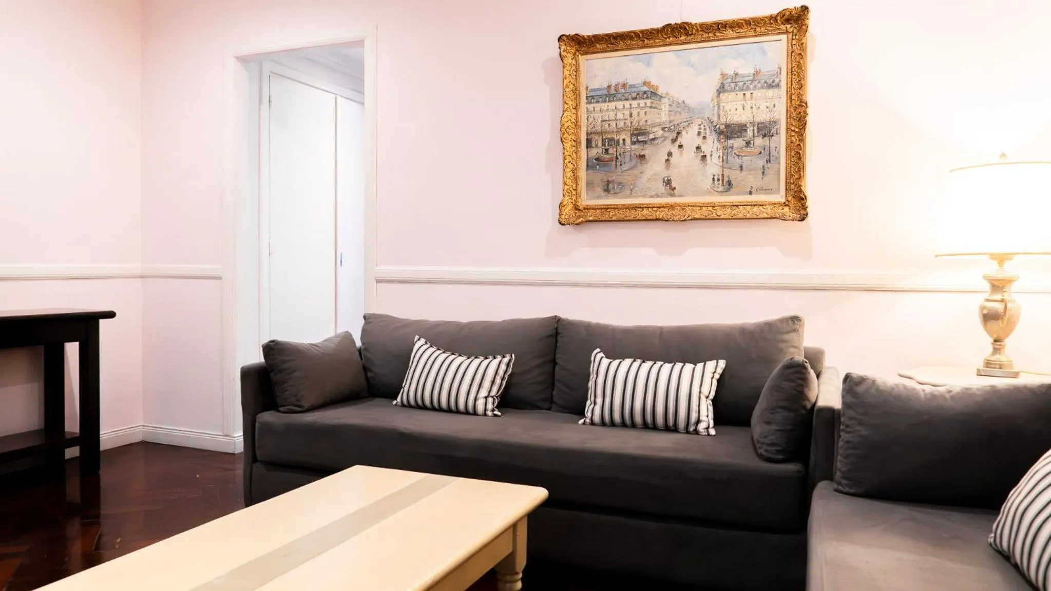 Living room in RentUp Suites - San Telmo, Moreno 820