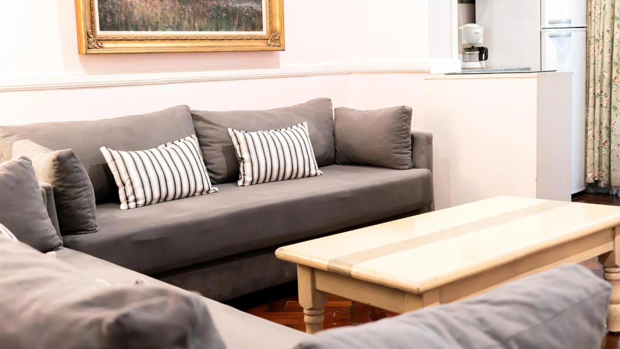 Living room in RentUp Suites - San Telmo, Moreno 820