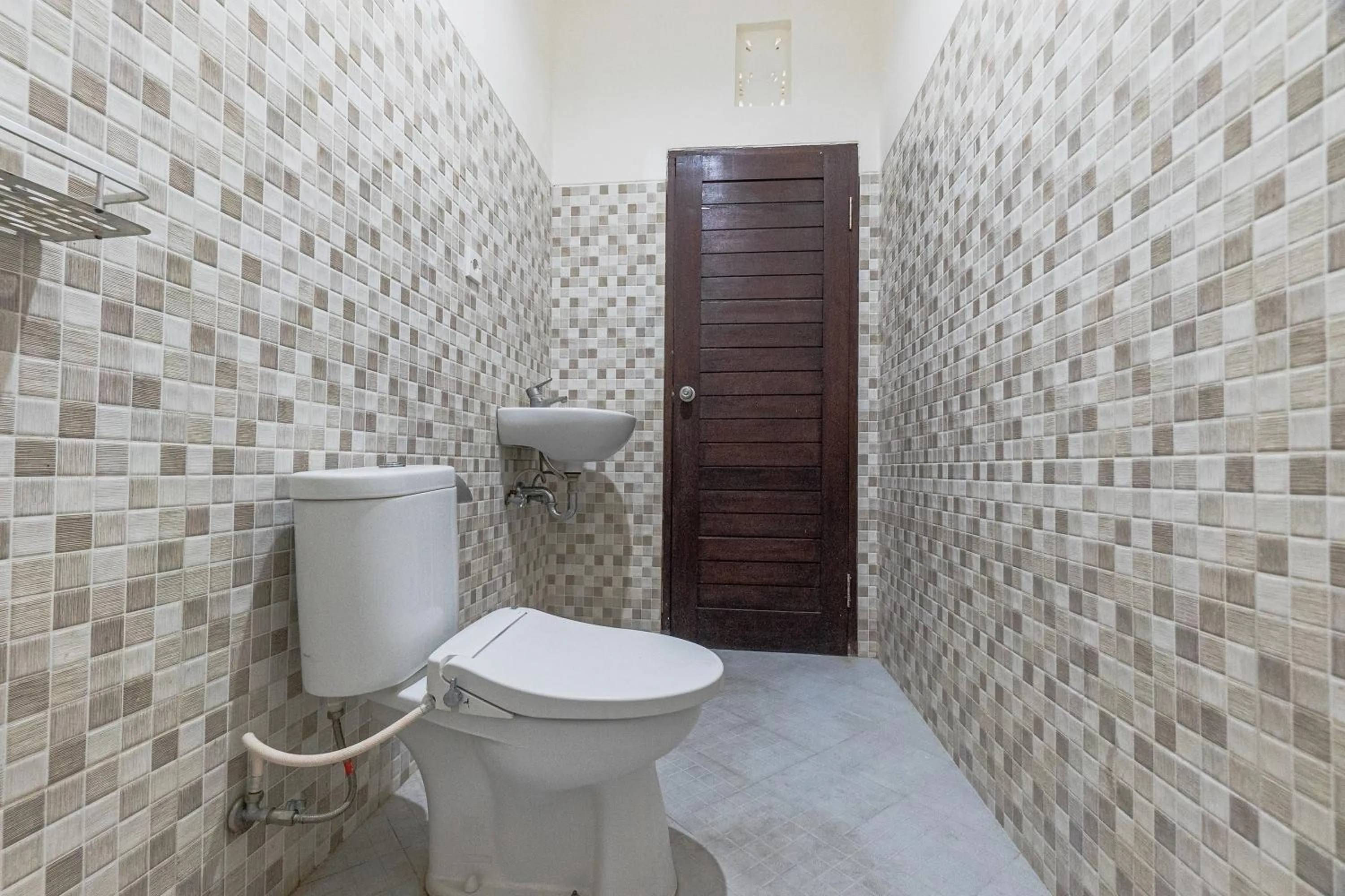 Bathroom in Azalea Homestay & Villa