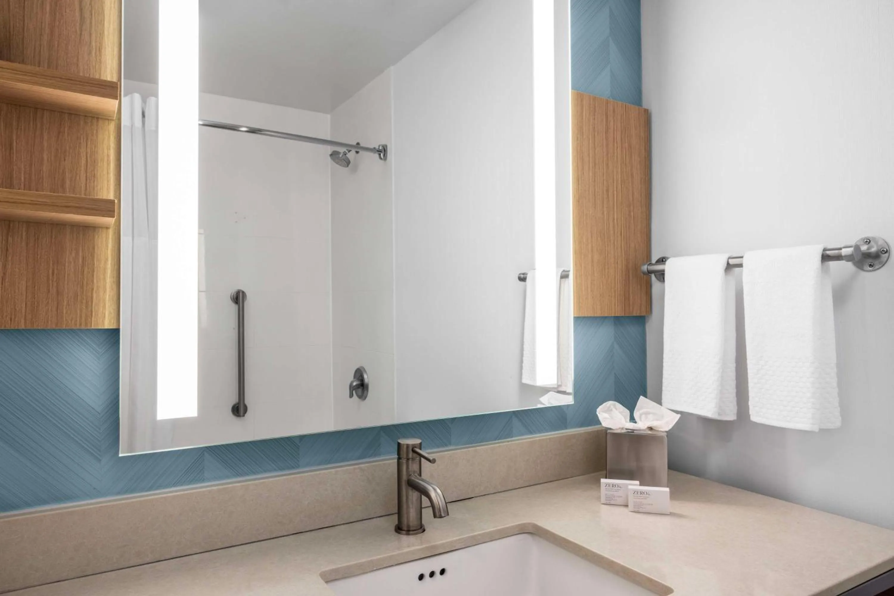 Bathroom in Hilton Garden Inn West Palm Beach Airport