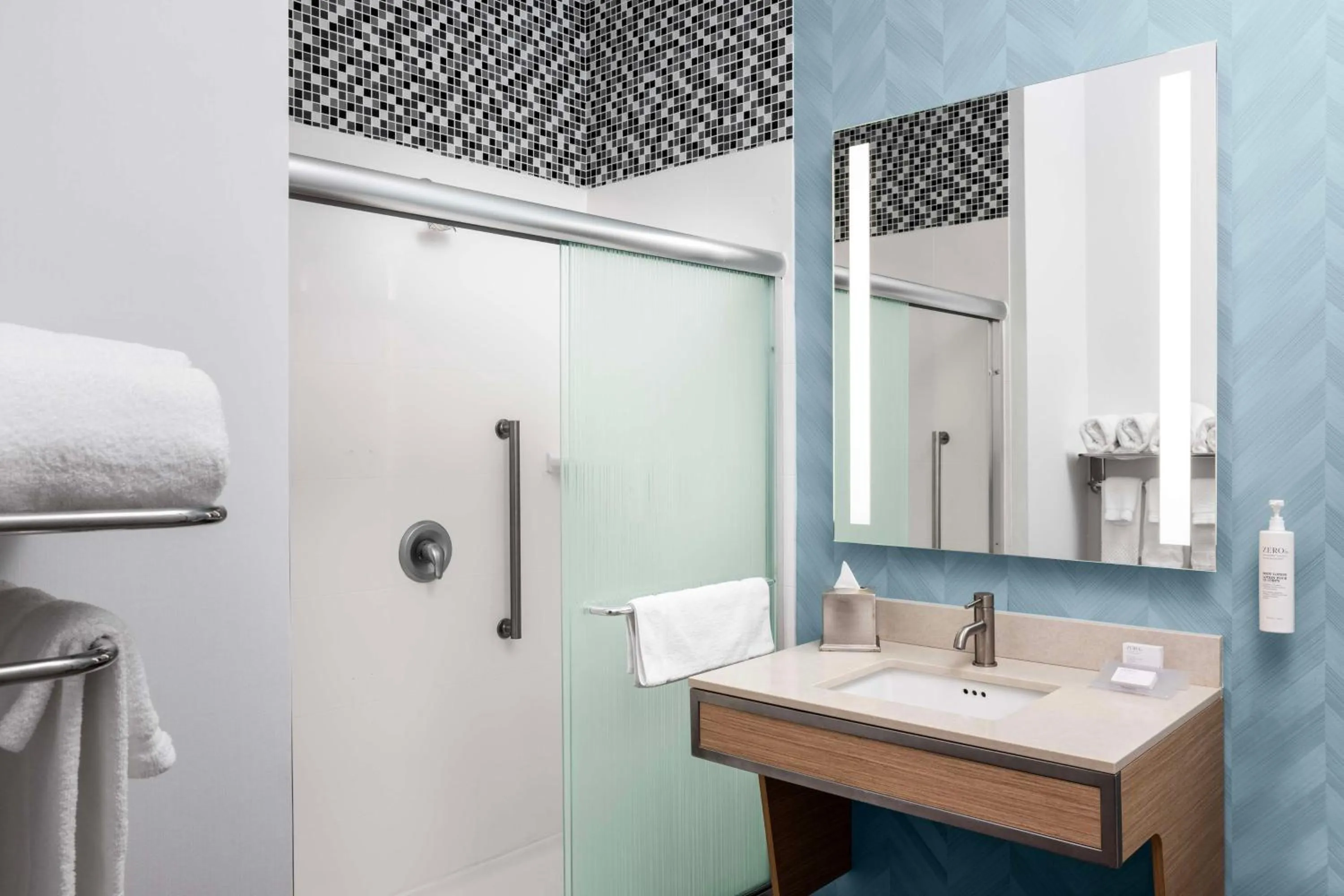 Bathroom in Hilton Garden Inn West Palm Beach Airport