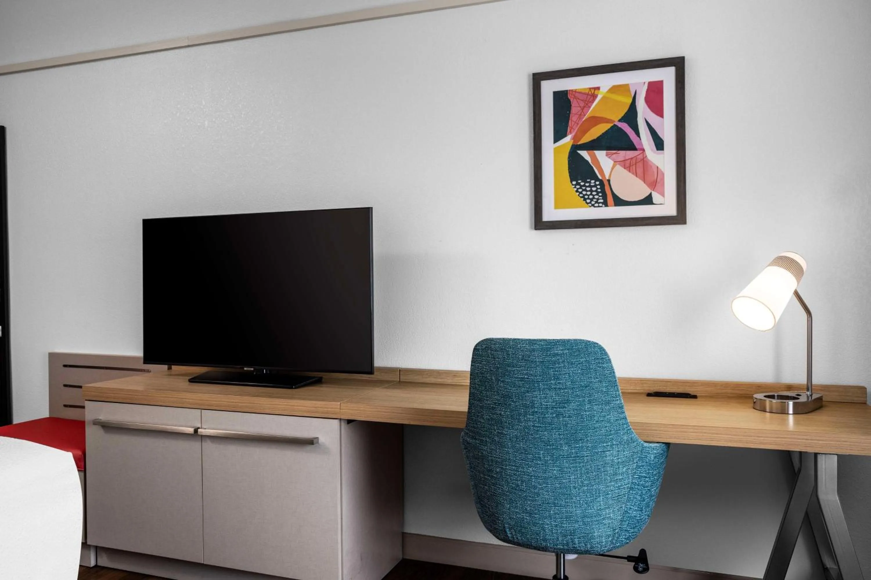 Bedroom in Hilton Garden Inn West Palm Beach Airport