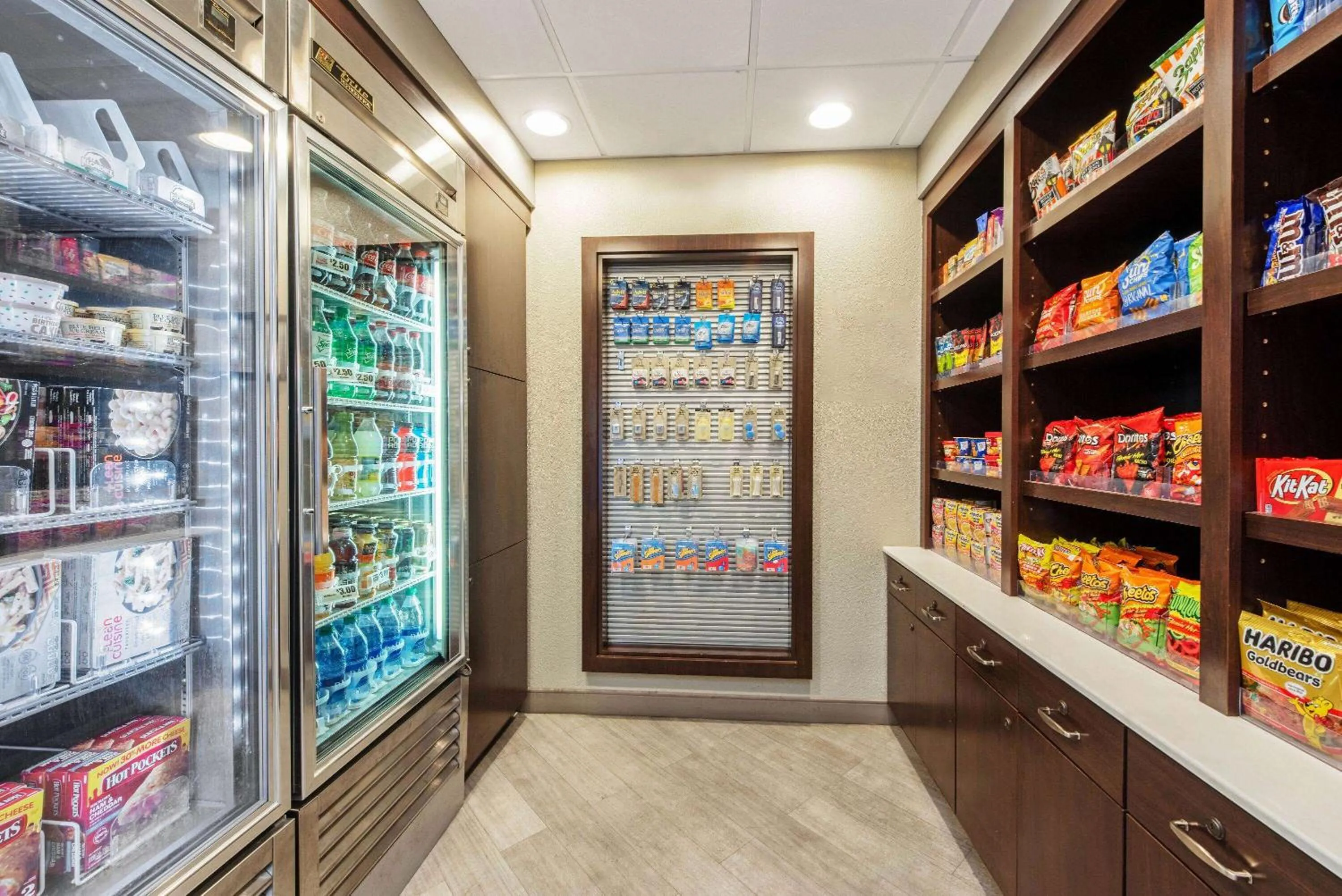 Food and drinks in La Quinta by Wyndham New Orleans Airport