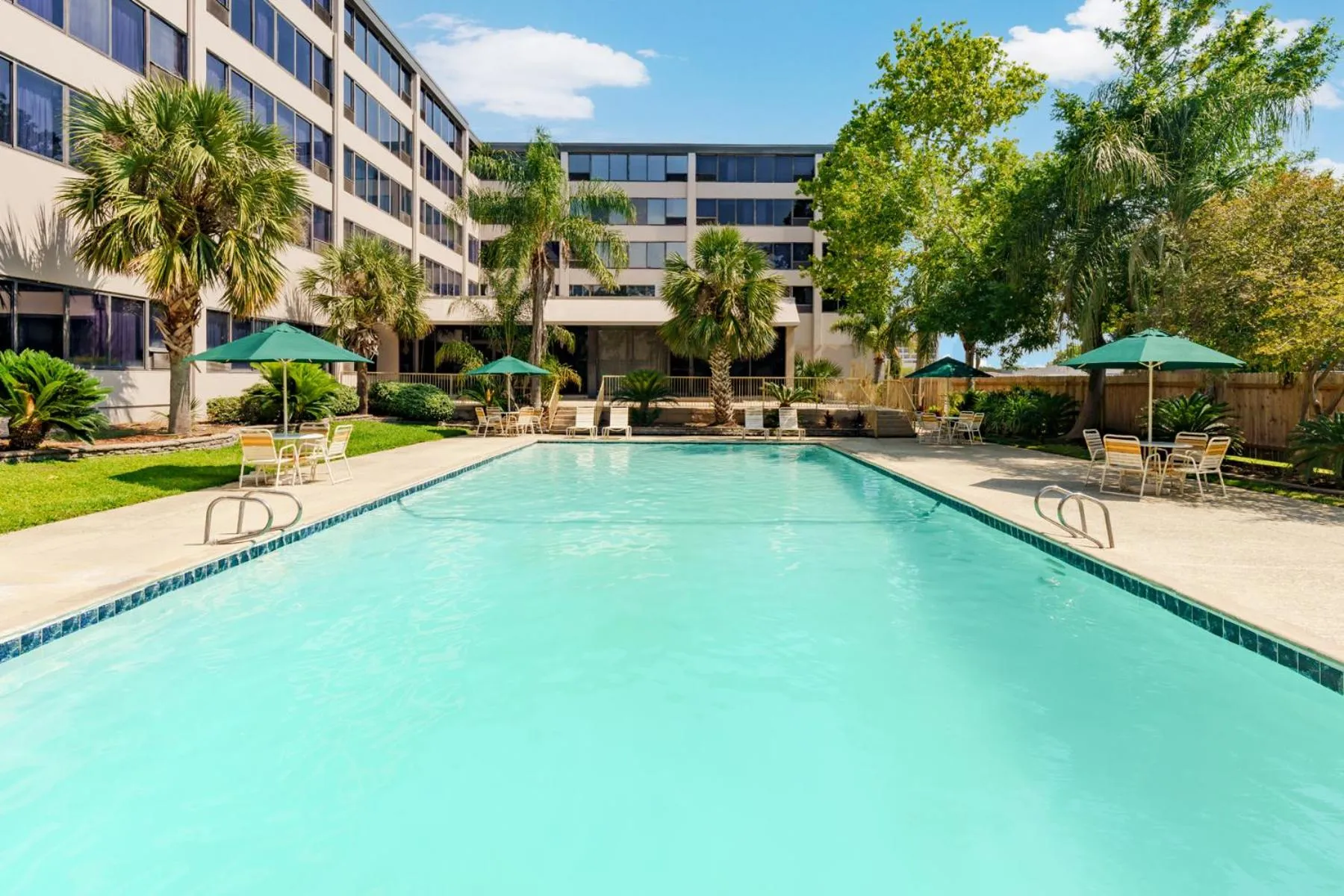 Swimming pool in La Quinta by Wyndham New Orleans Airport