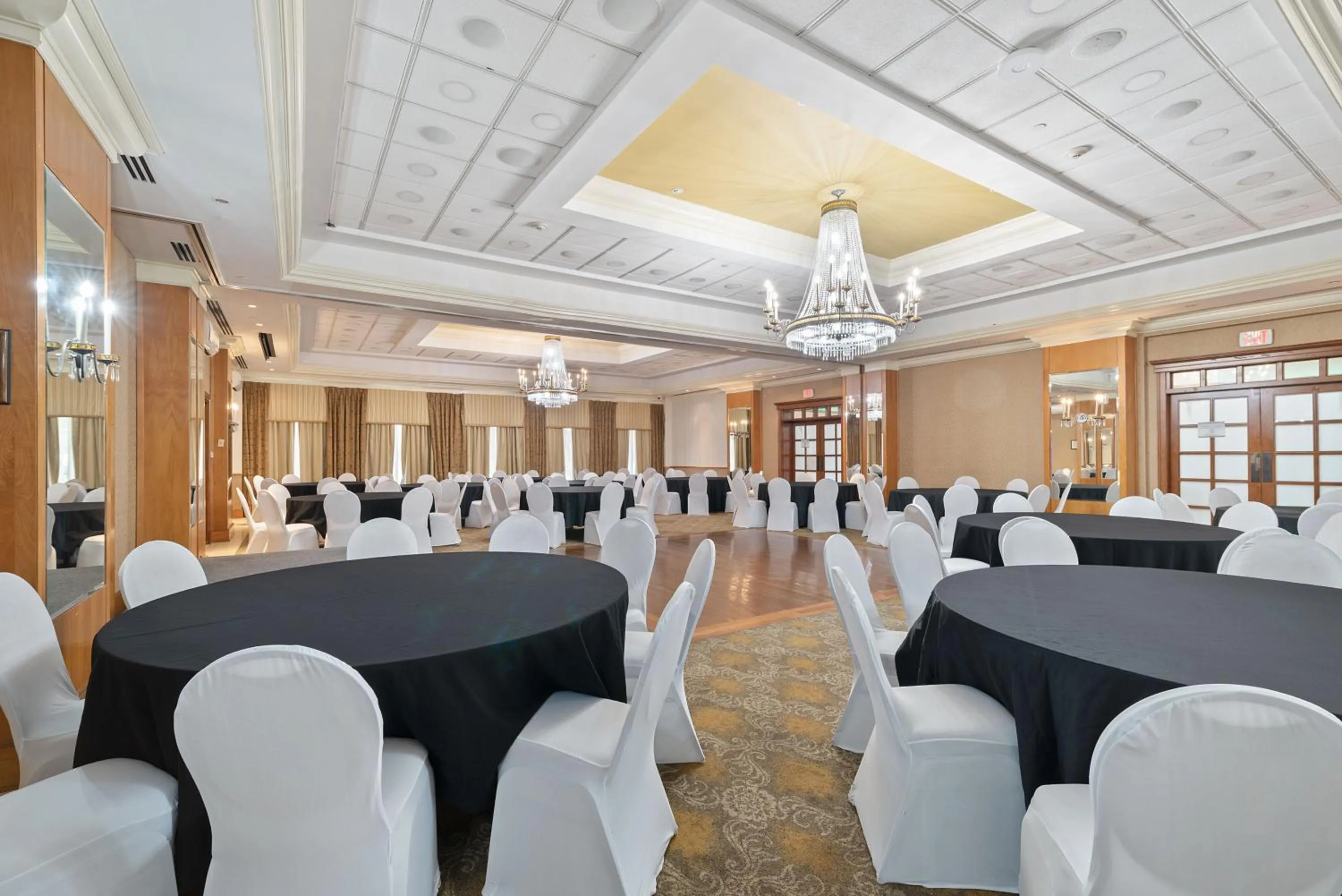 Banquet/Function facilities in Hotel Executive Suites