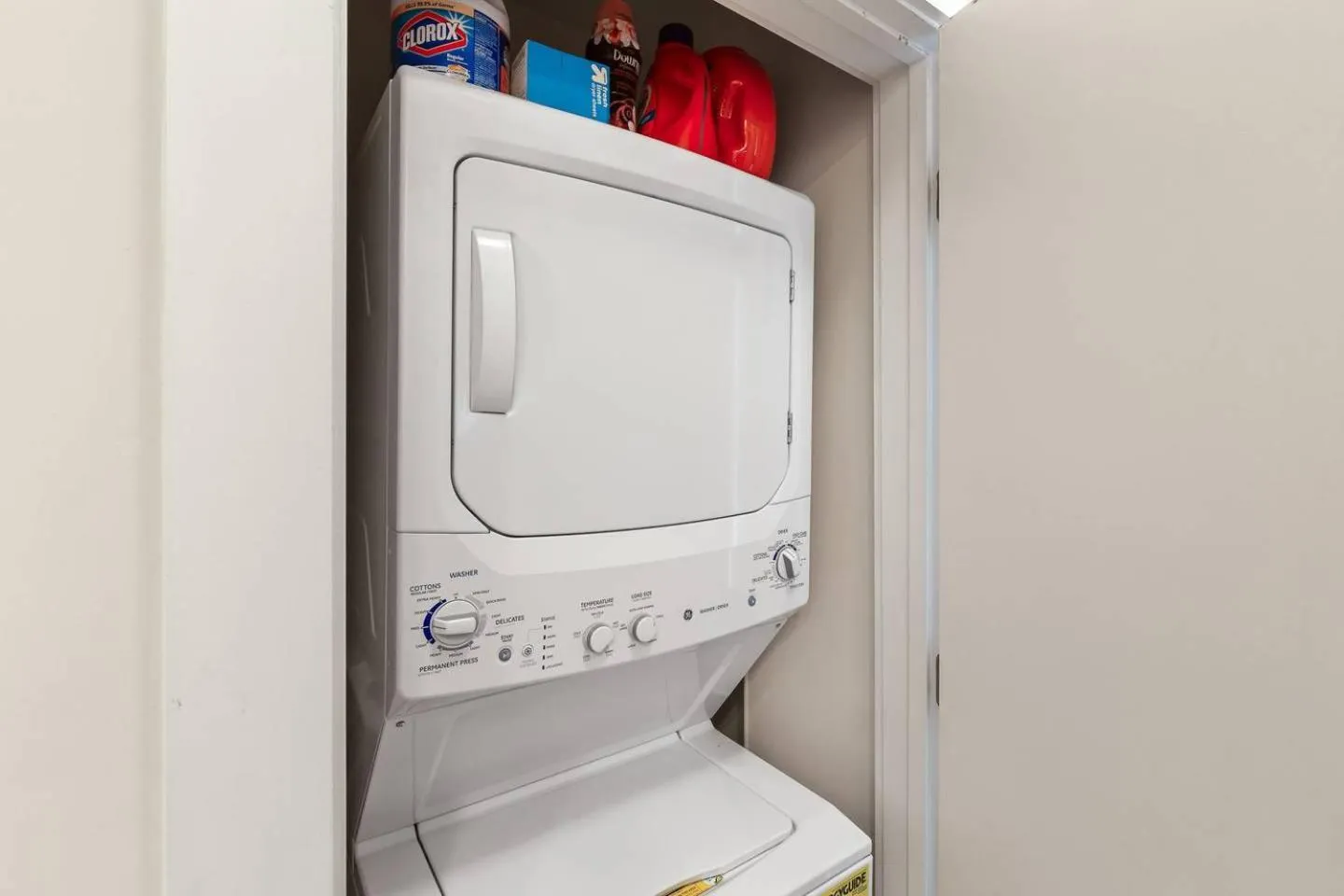 laundry in Trifecta Ace Location Pool & Gym Superhost