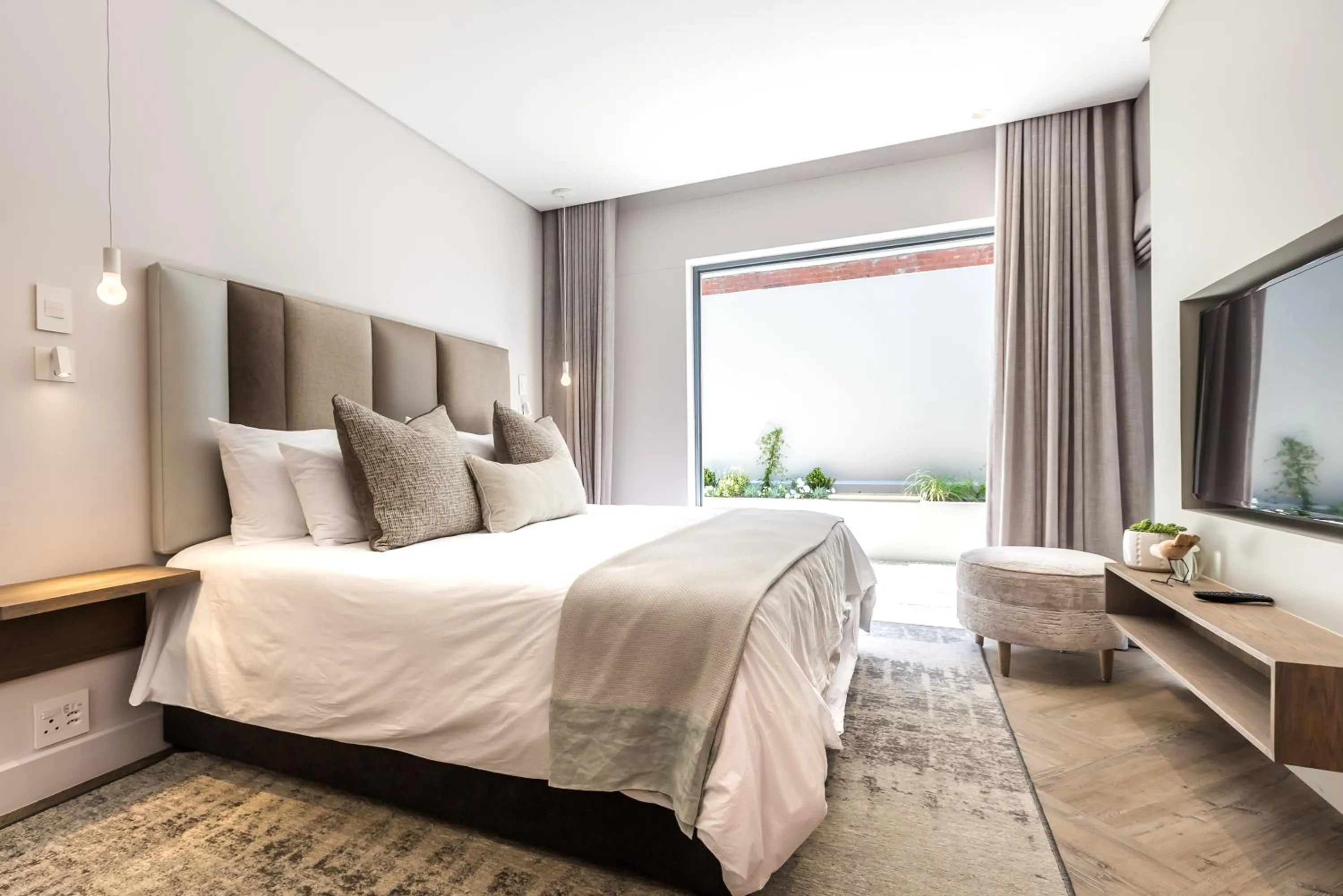 Photo of the whole room, Bed in The Junction Boutique Hotel