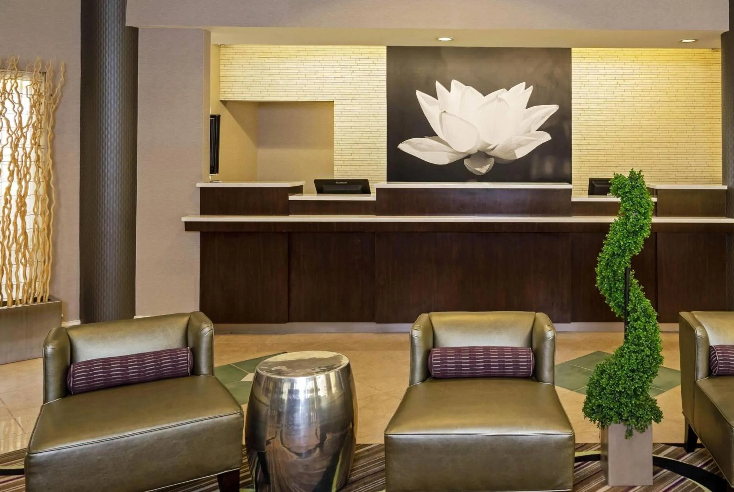 Lobby or reception in La Quinta by Wyndham Houston West Park 10