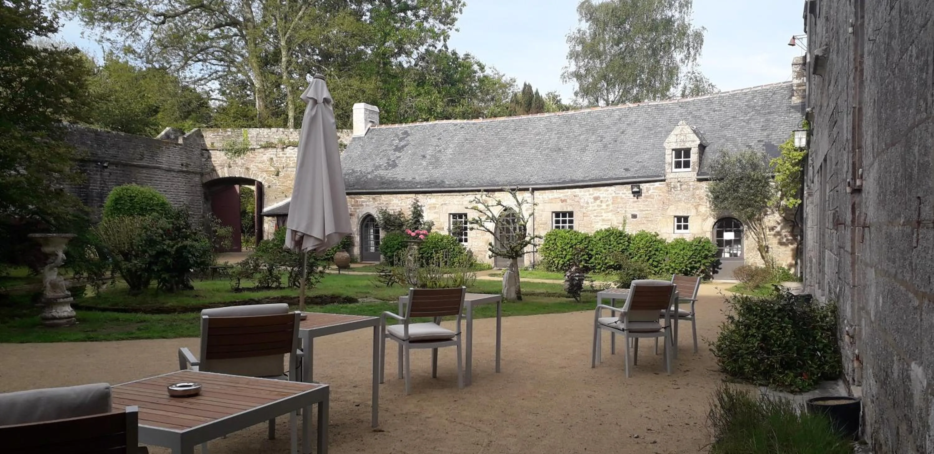 Garden in Manoir du Moustoir - Hôtel Les Empreintes