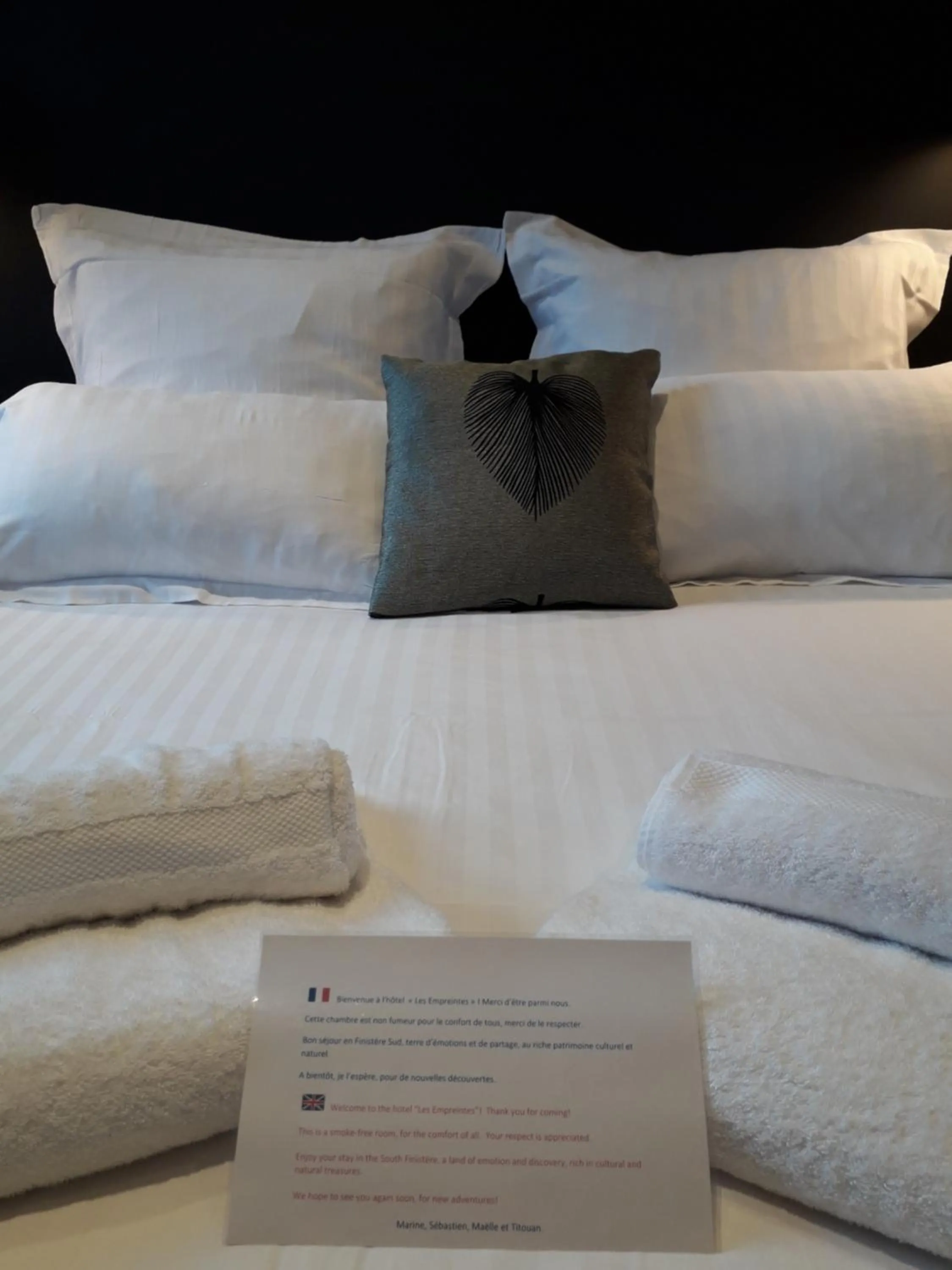 Bed in Manoir du Moustoir - Hôtel Les Empreintes