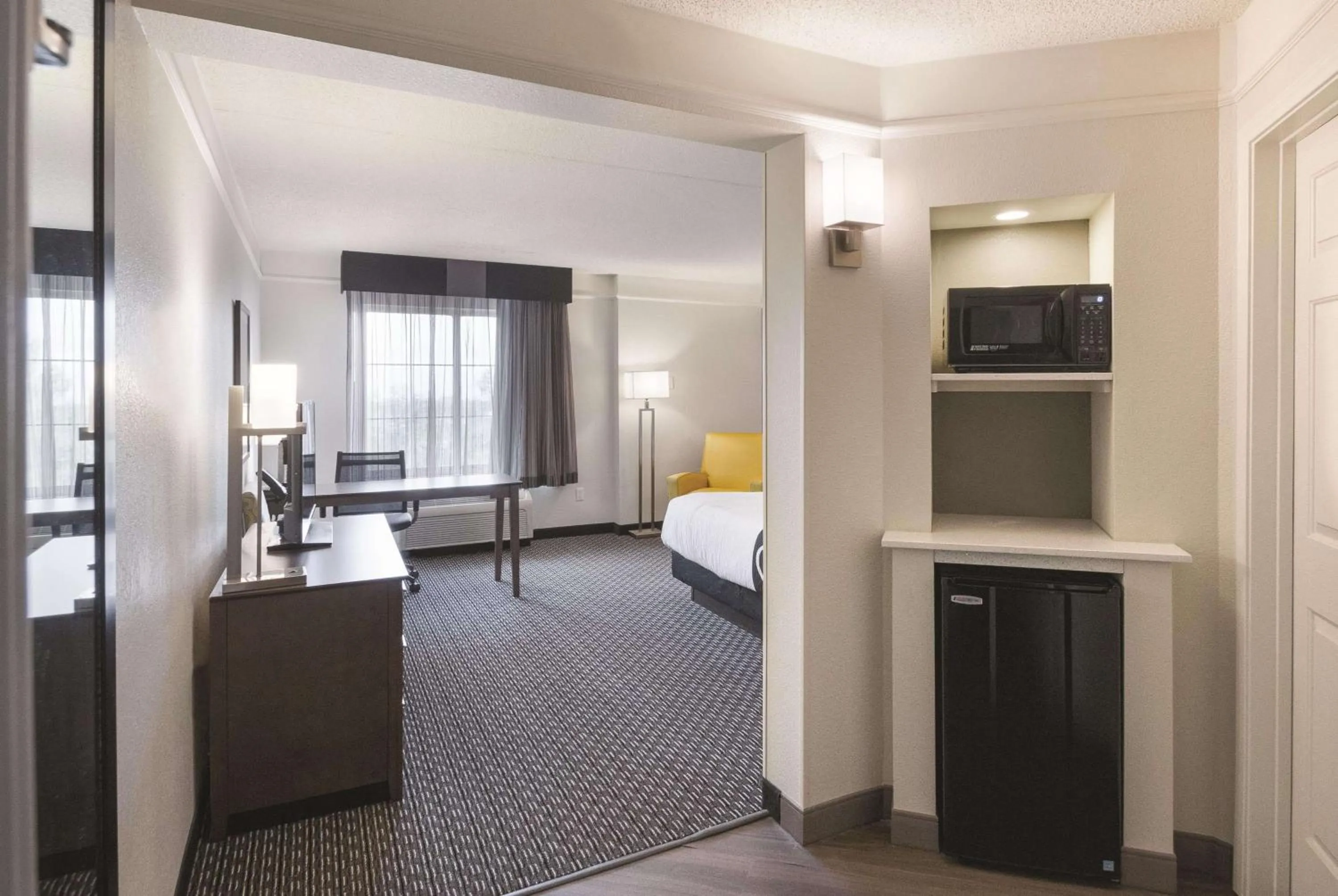 Photo of the whole room, Bed in La Quinta by Wyndham Orem University Pwy Provo