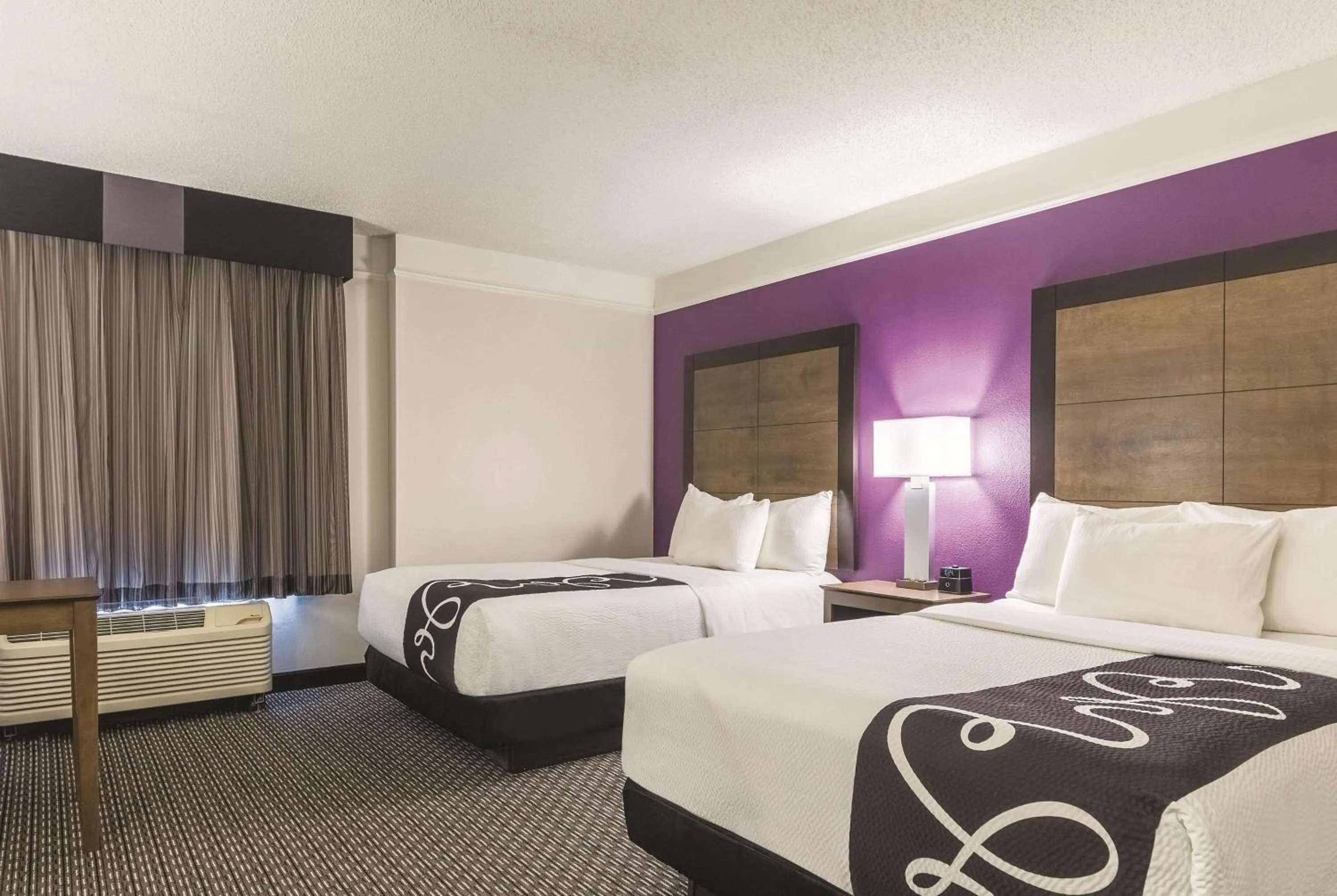 Photo of the whole room, Bed in La Quinta by Wyndham Orem University Pwy Provo