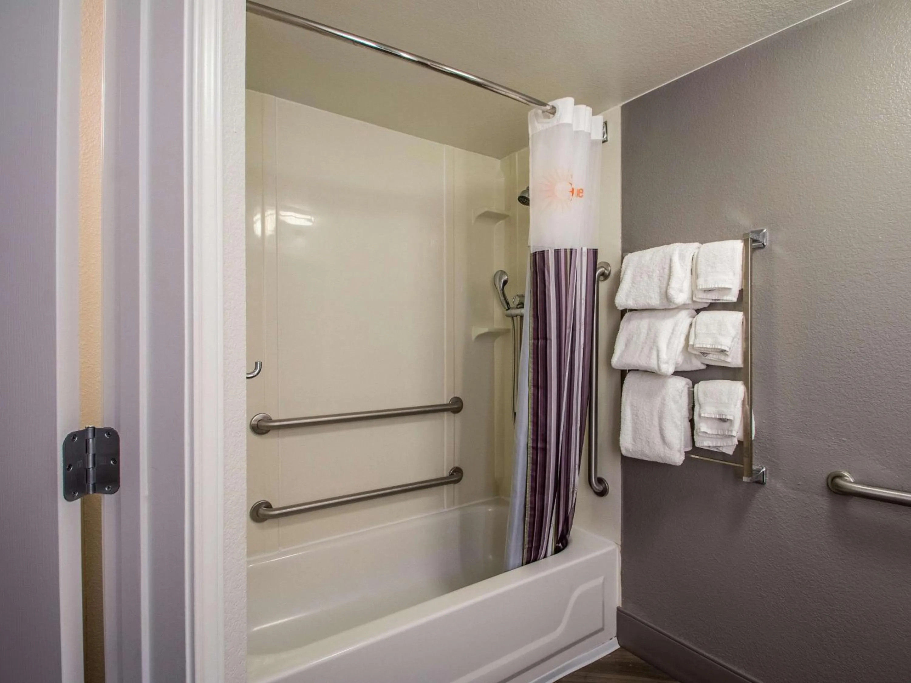 Photo of the whole room in La Quinta by Wyndham Orem University Pwy Provo