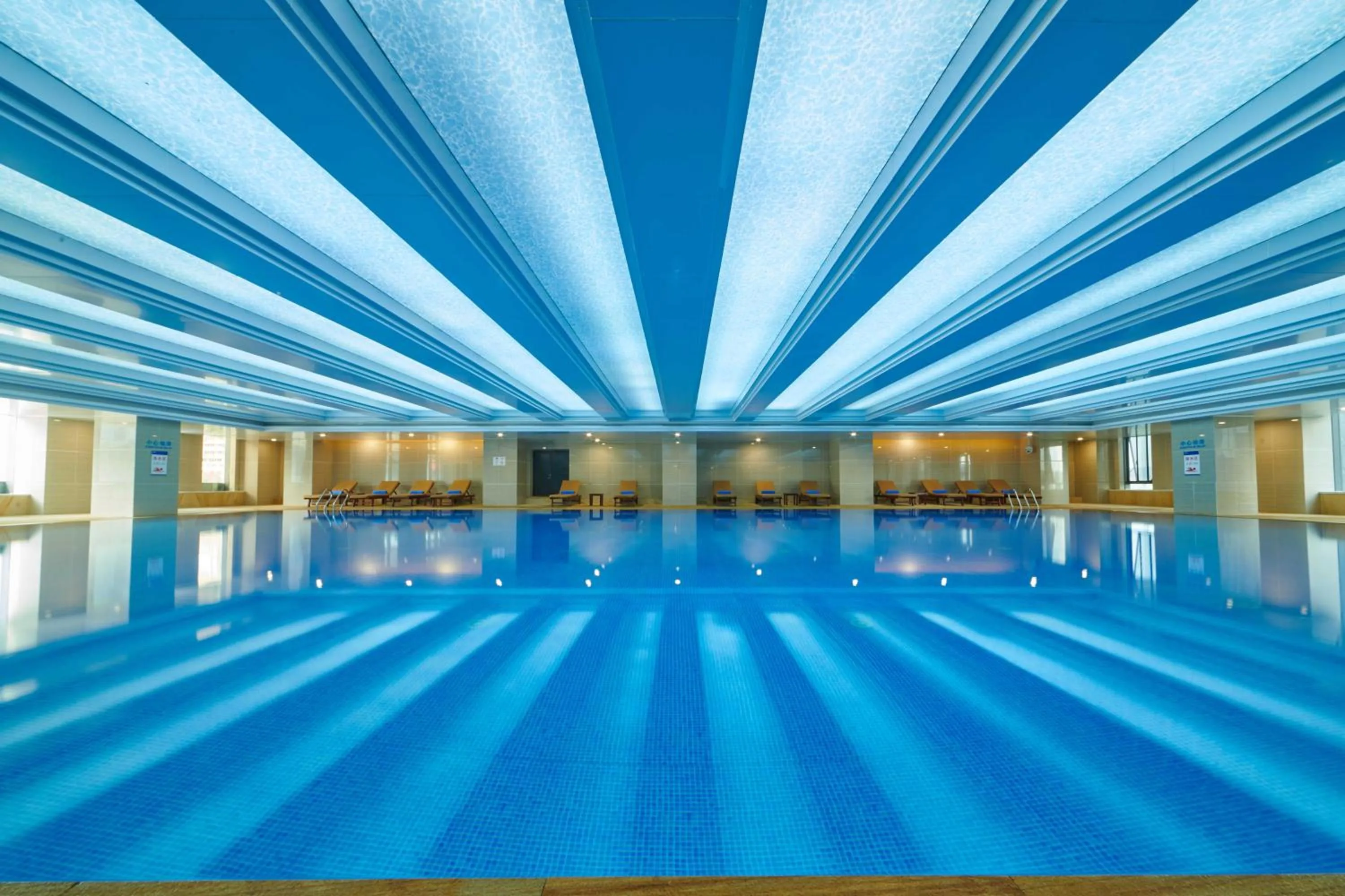 Swimming pool in Novotel Guiyang Panjiang