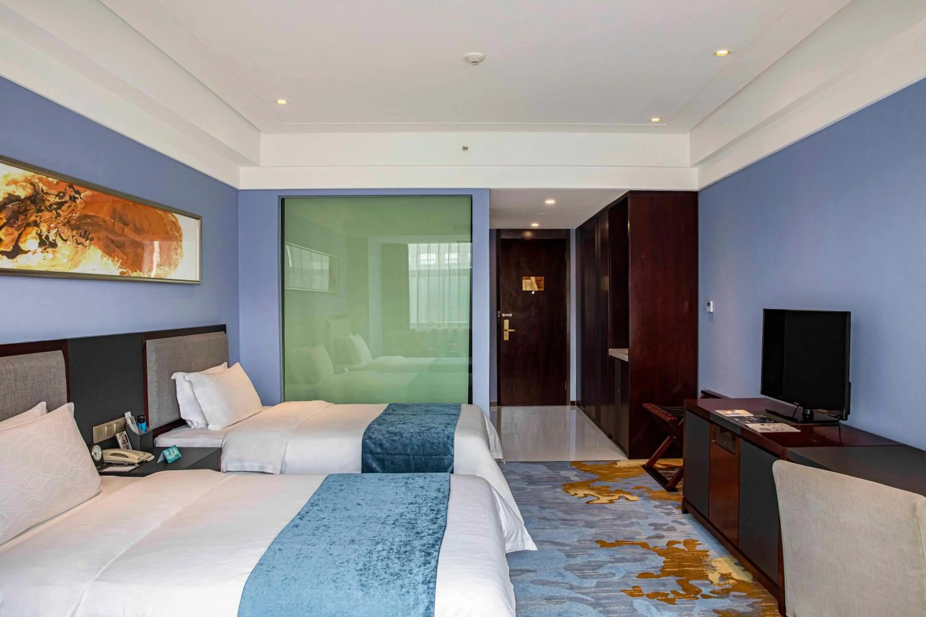 Photo of the whole room, Bed in Novotel Guiyang Panjiang