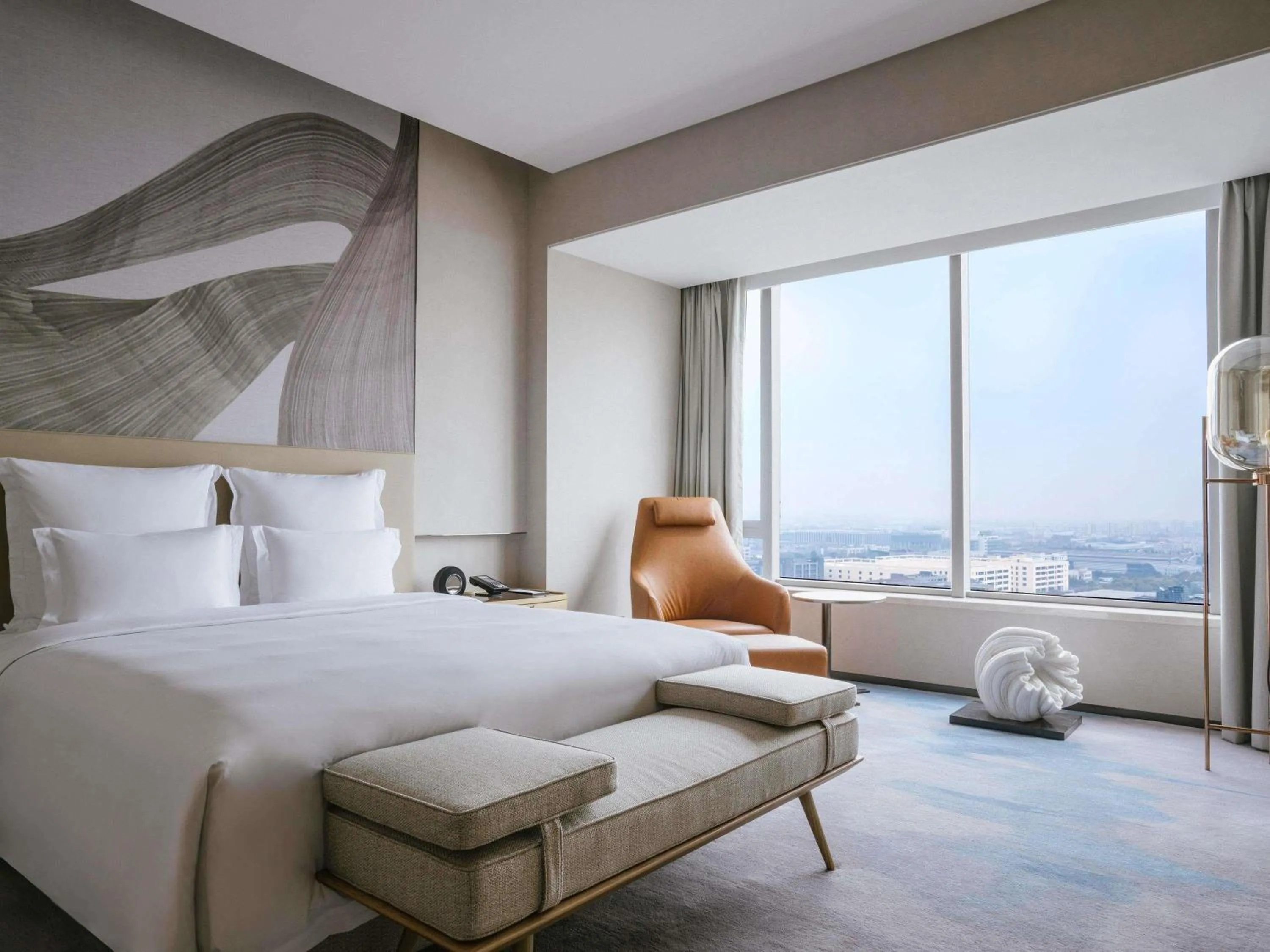 Photo of the whole room, Bed in Pullman Shanghai Qingpu Excellence