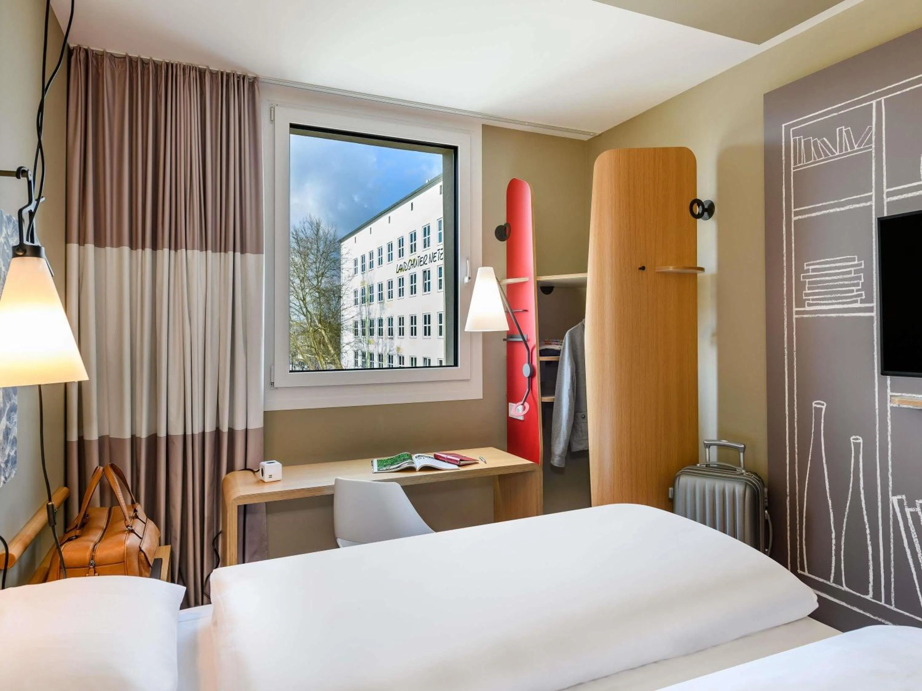 Bedroom, Bed in ibis Landshut City