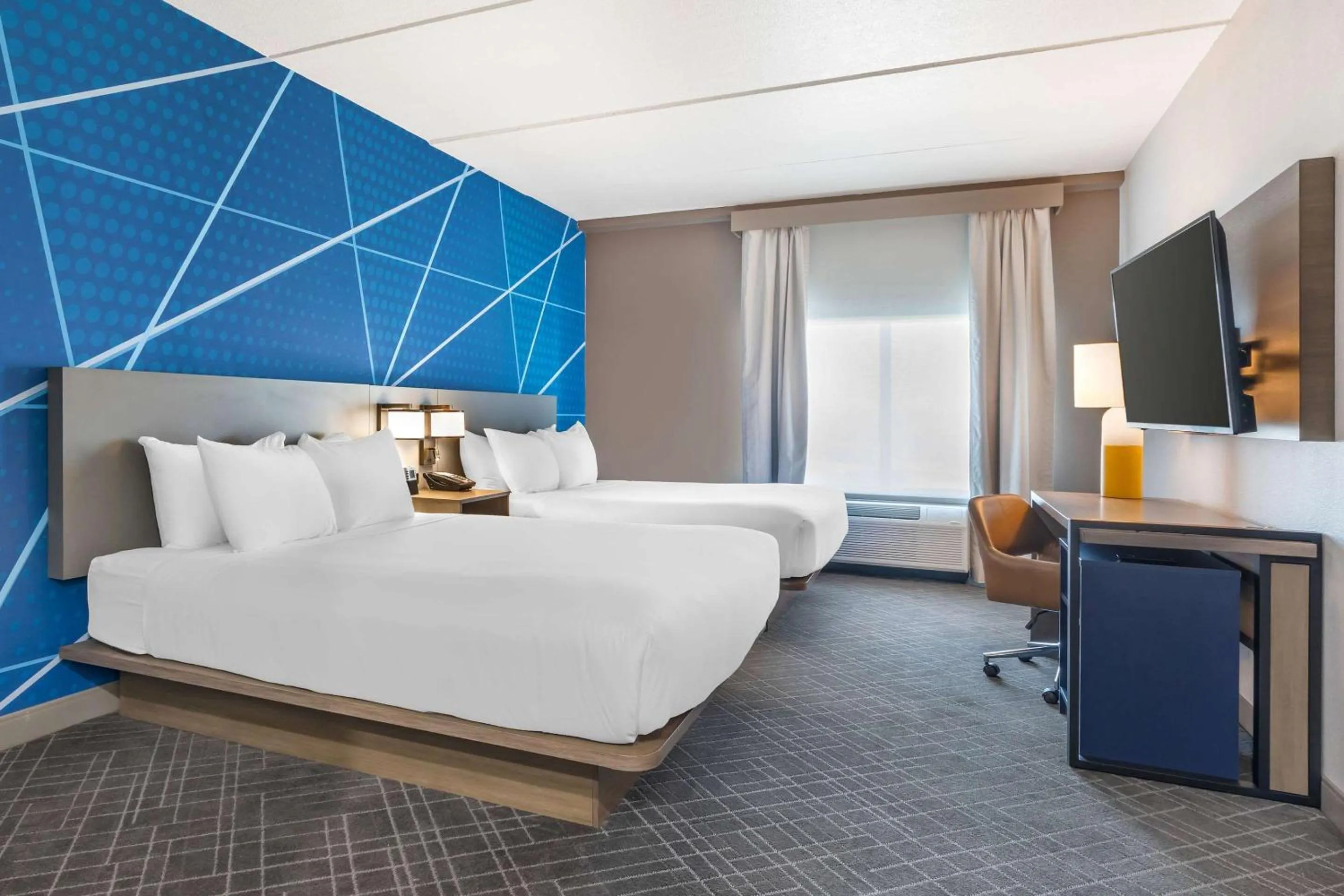 Bedroom, Bed in Wingate By Wyndham Frisco