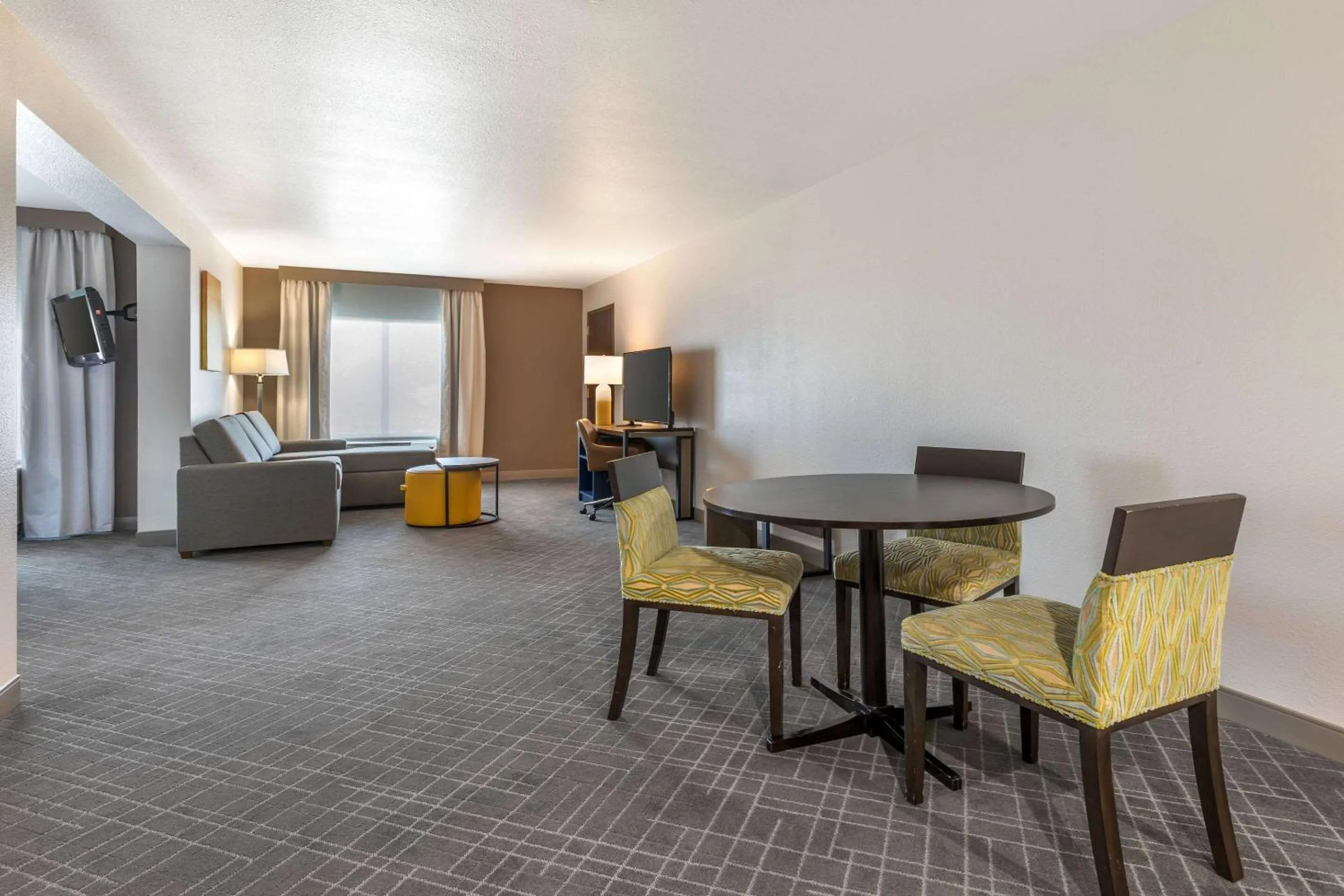 Bedroom in Wingate By Wyndham Frisco