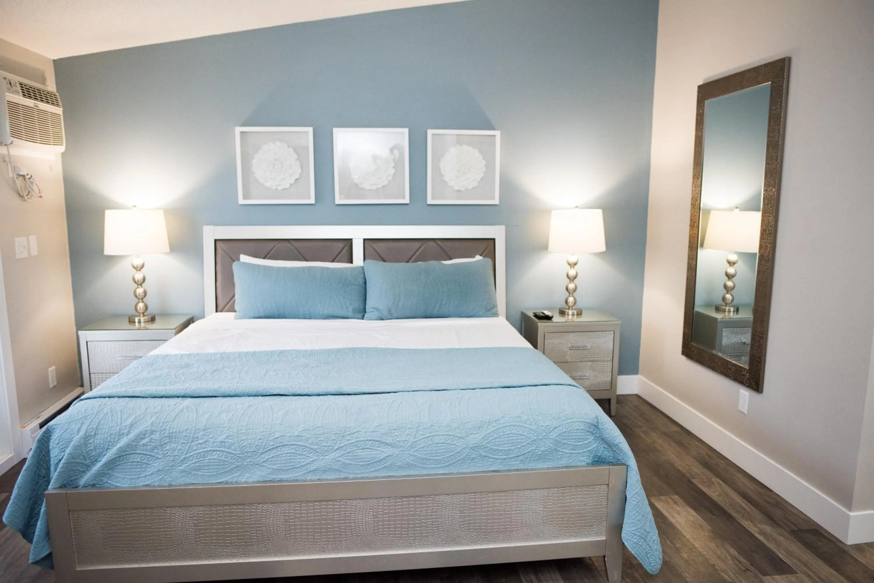 Bed in Caribbean Club Resort