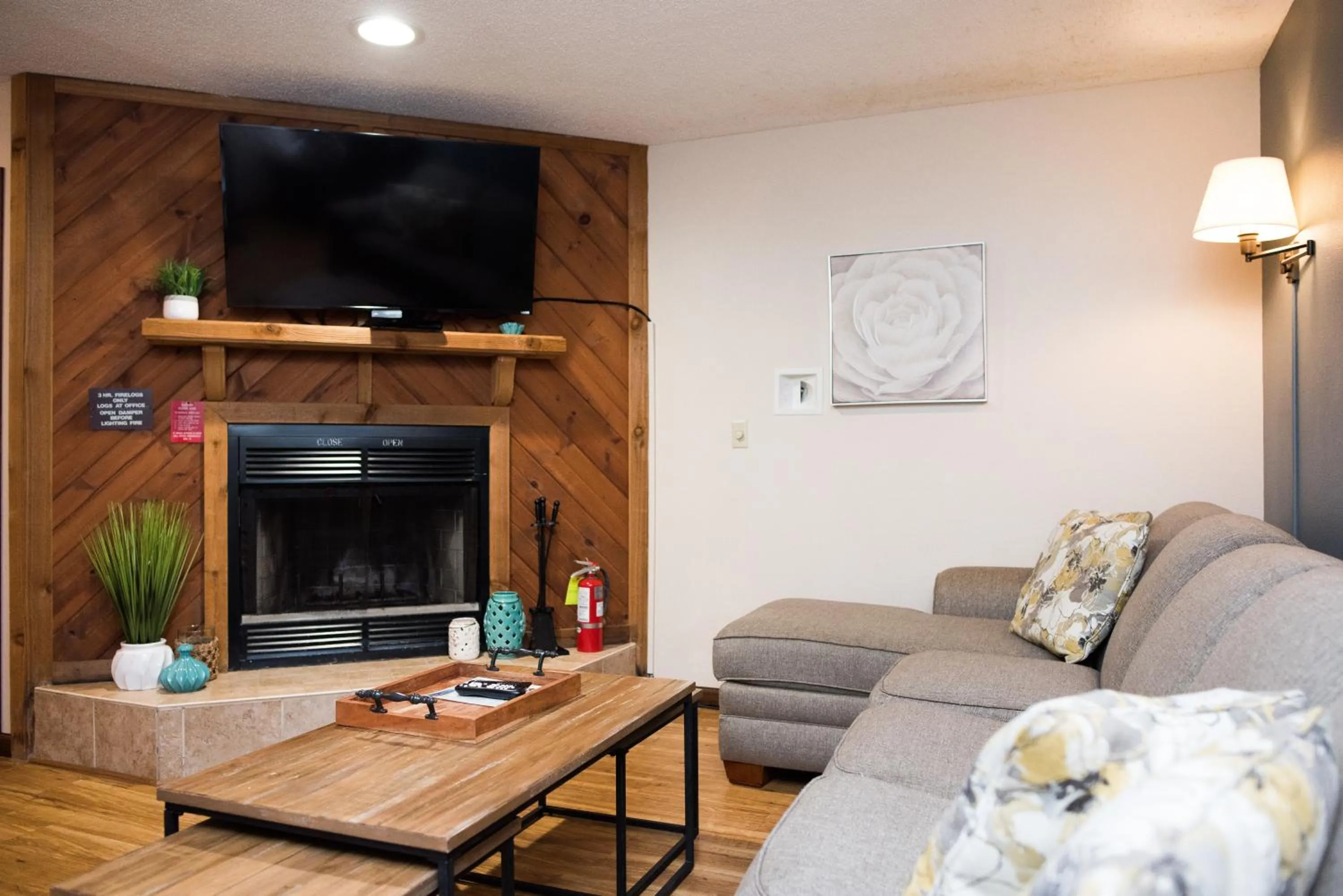 Communal lounge/ TV room in Caribbean Club Resort