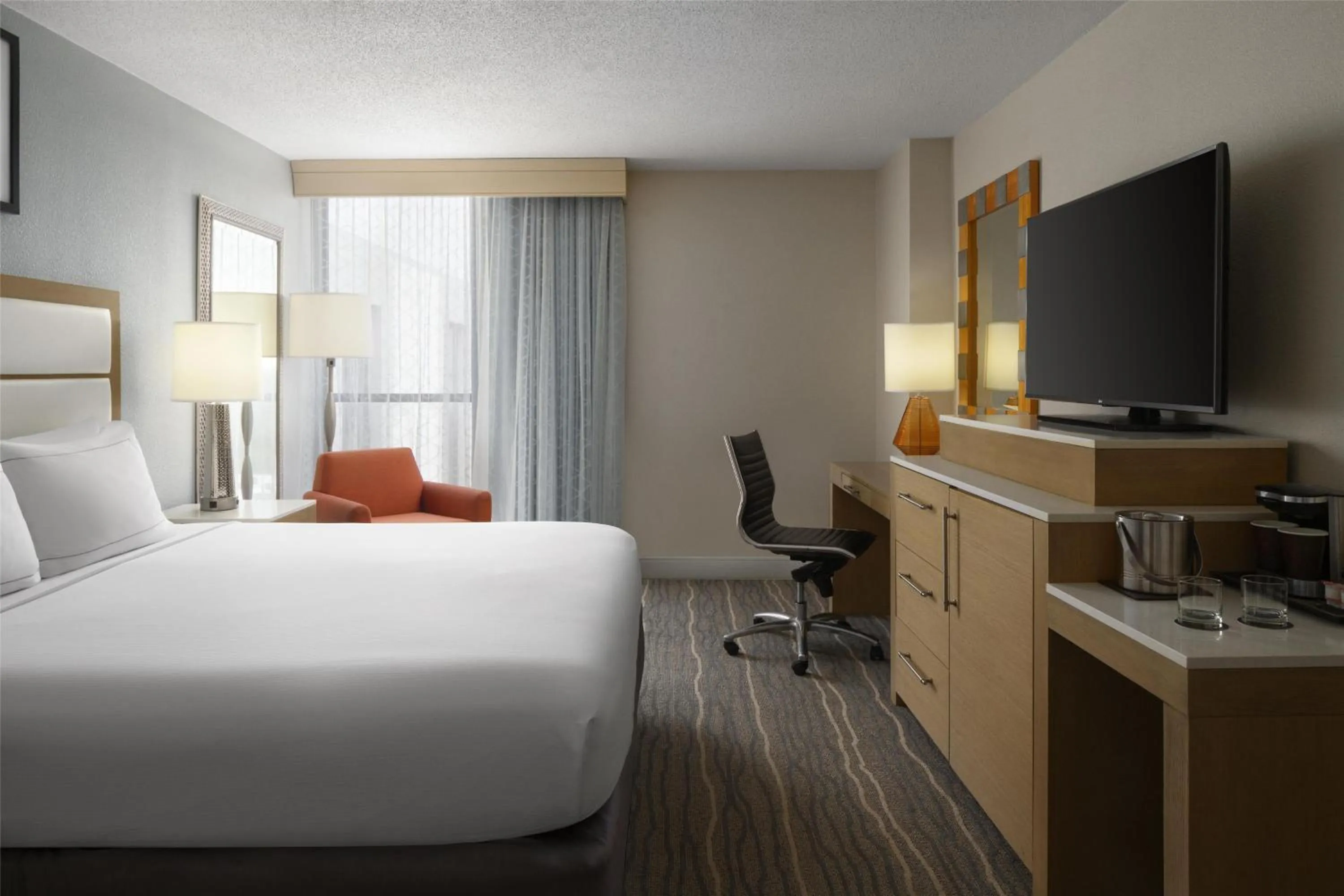 Bed in DoubleTree by Hilton Virginia Beach