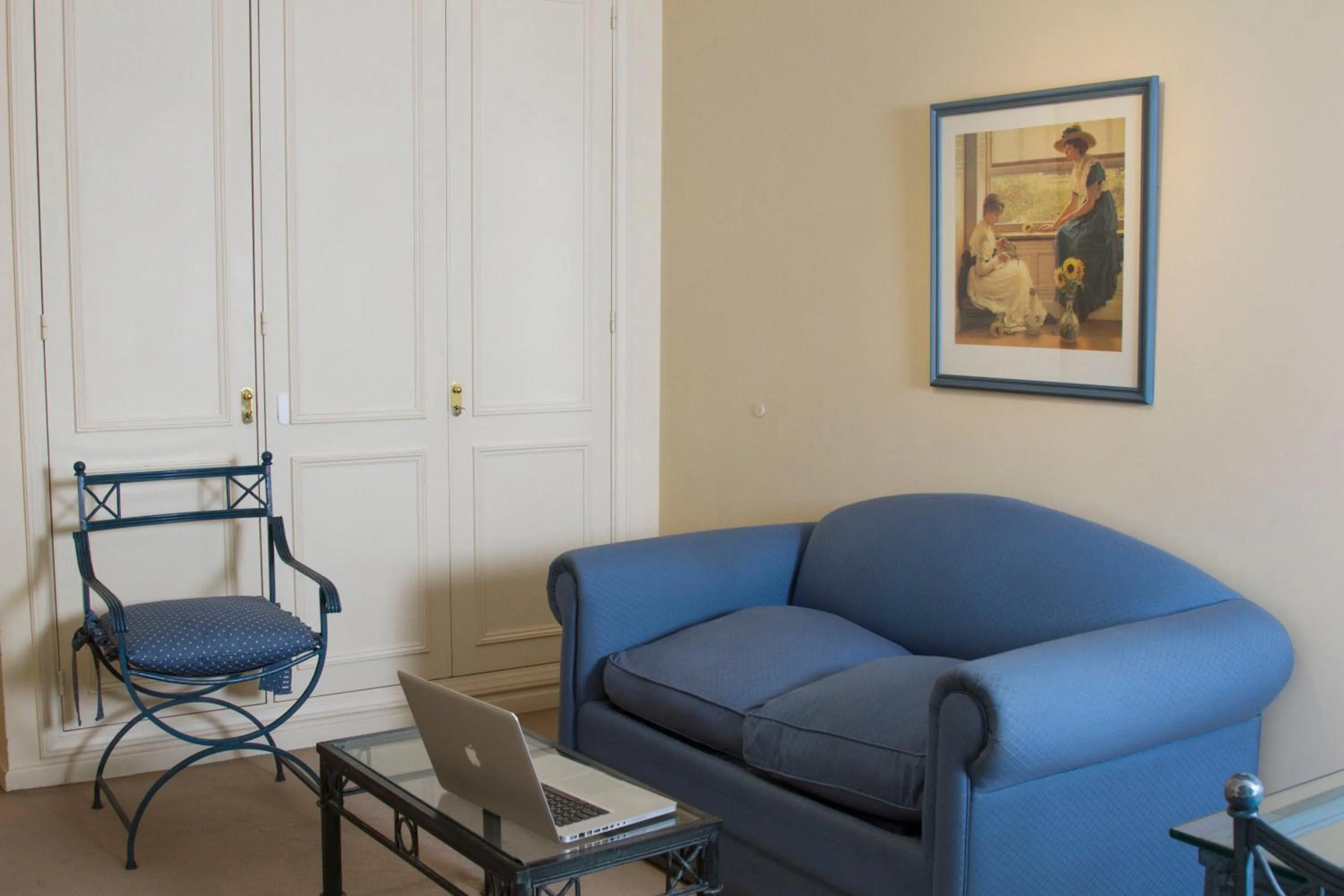 Living room in Mayla Apartments