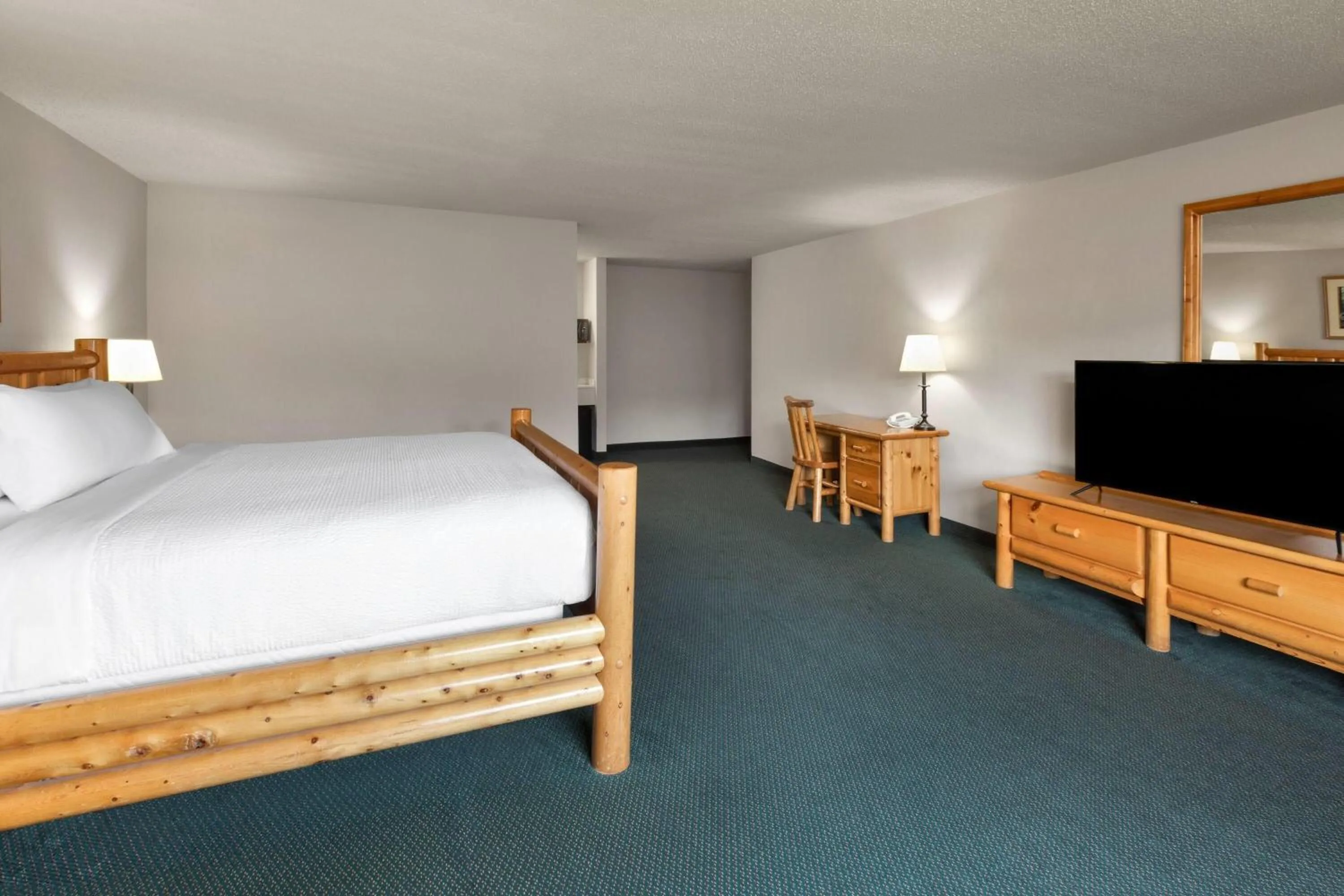 Photo of the whole room, Bed in Shell Lake Lodge, a Travelodge by Wyndham