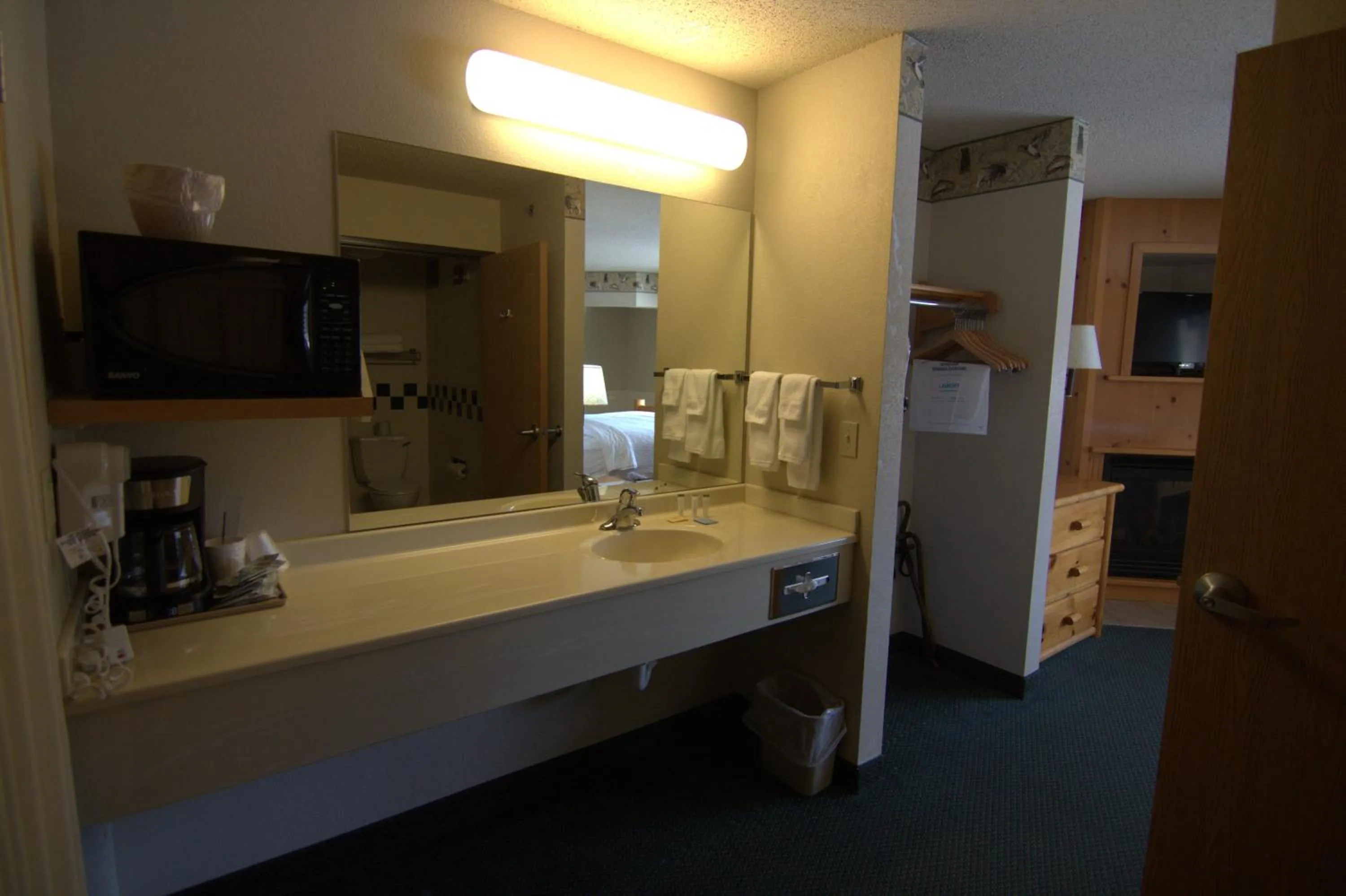 Shell Lake Lodge, a Travelodge by Wyndham