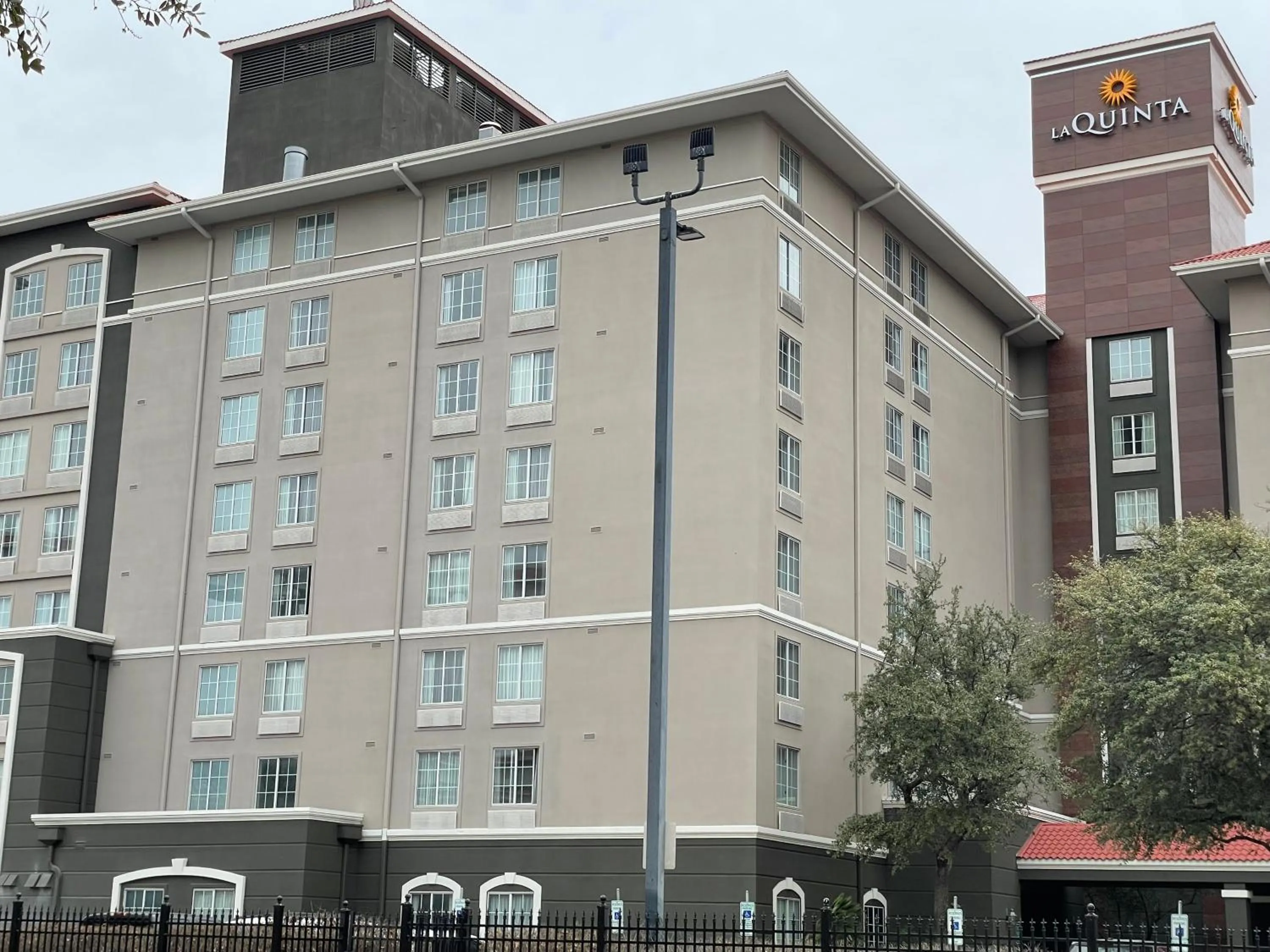 Property building in La Quinta by Wyndham San Antonio Airport