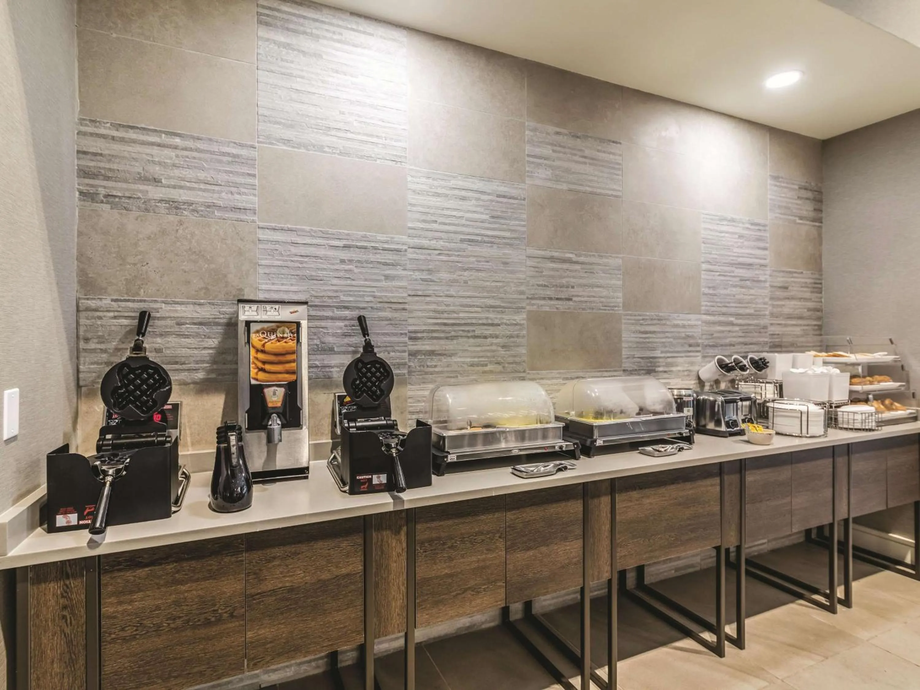 Restaurant/places to eat in La Quinta by Wyndham Austin at The Domain