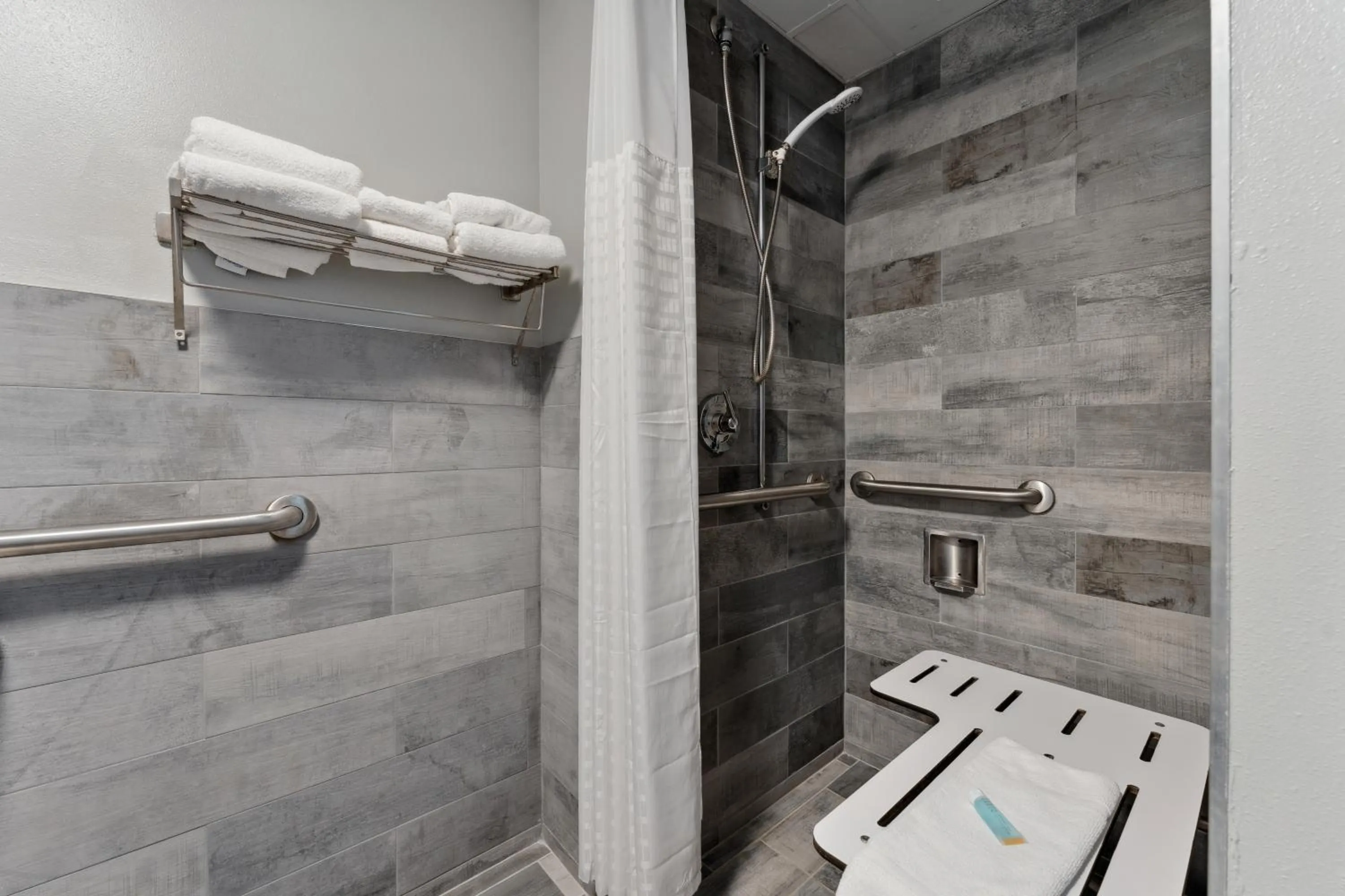 AmericInn by Wyndham Wisconsin Dells