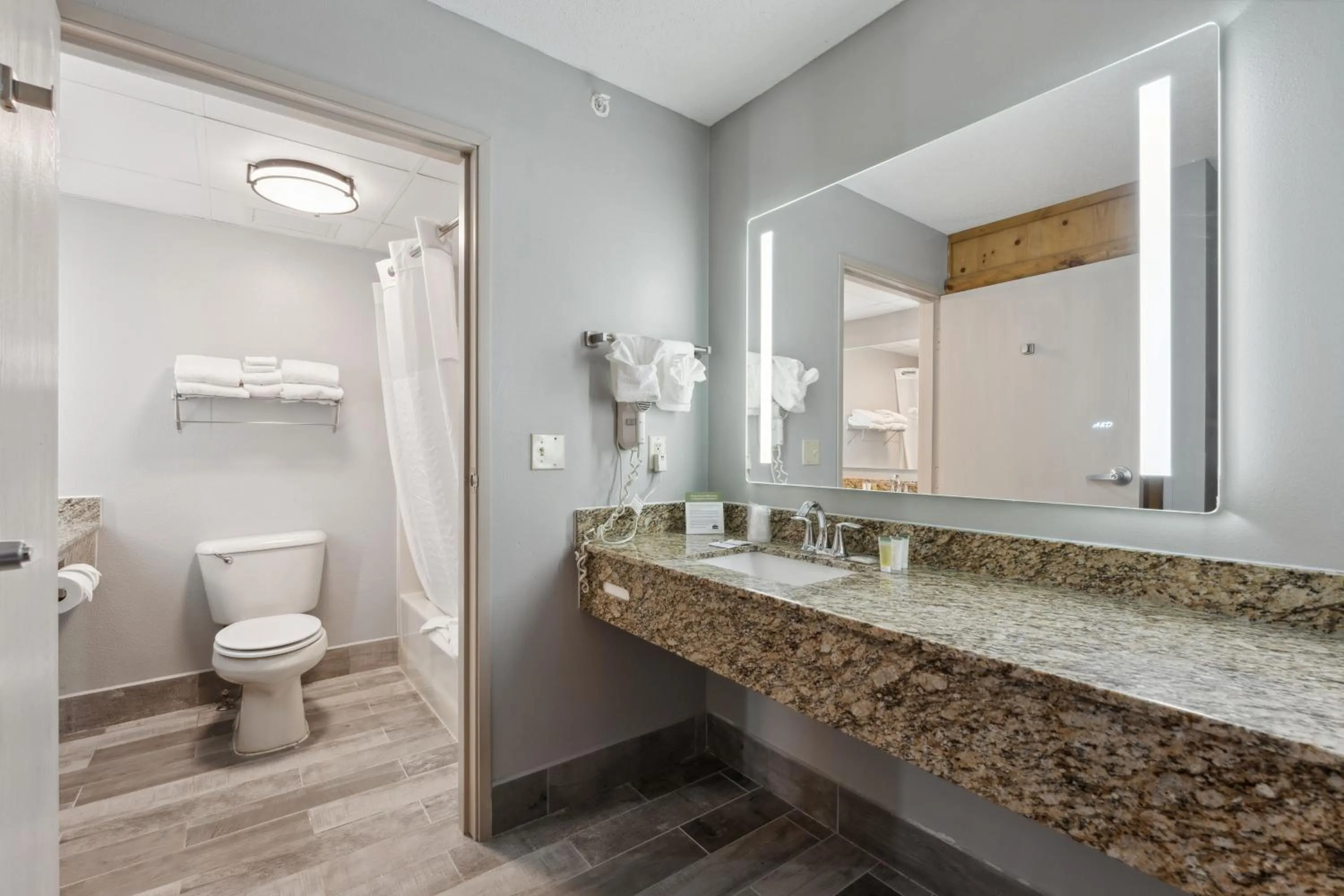 AmericInn by Wyndham Wisconsin Dells