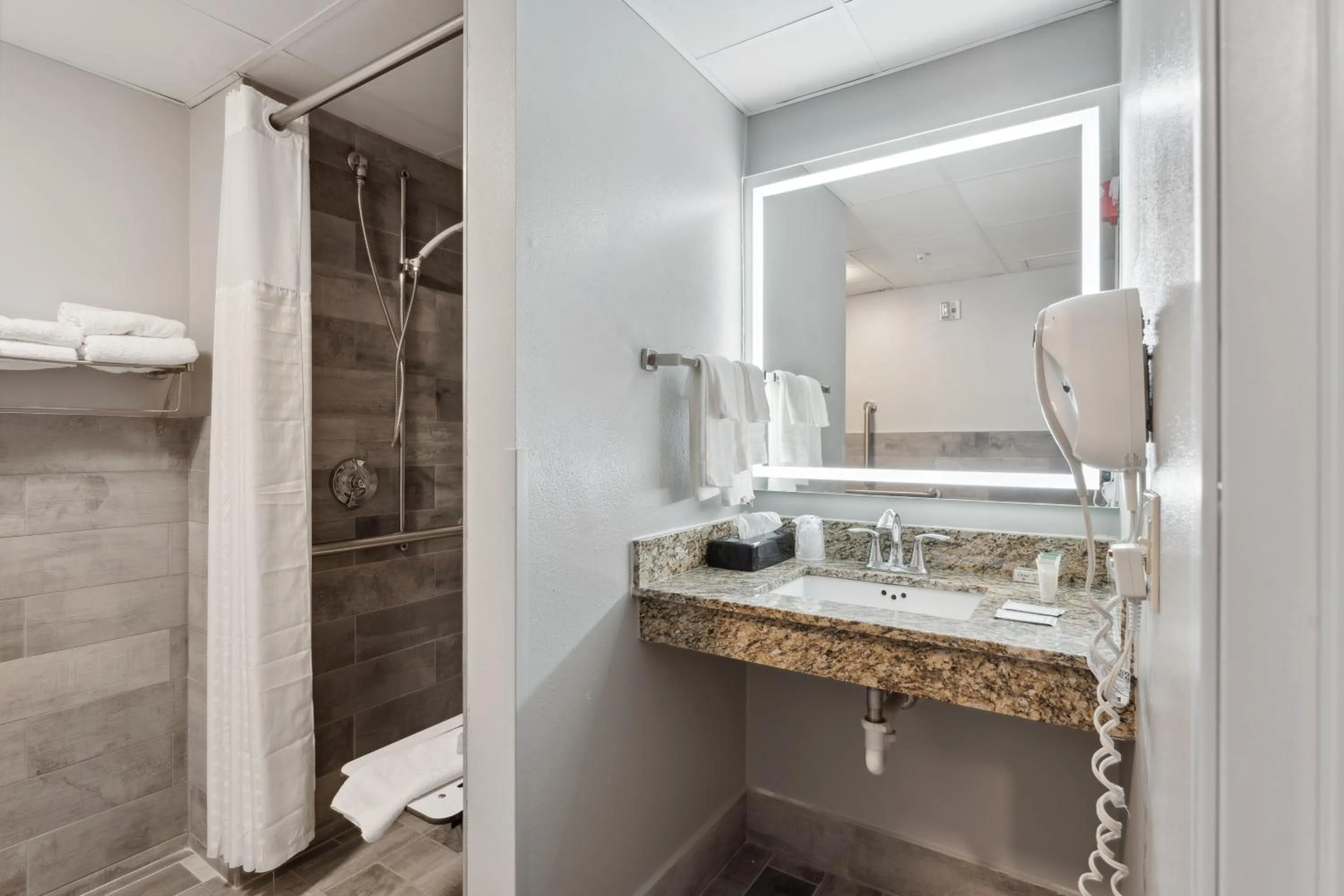 AmericInn by Wyndham Wisconsin Dells