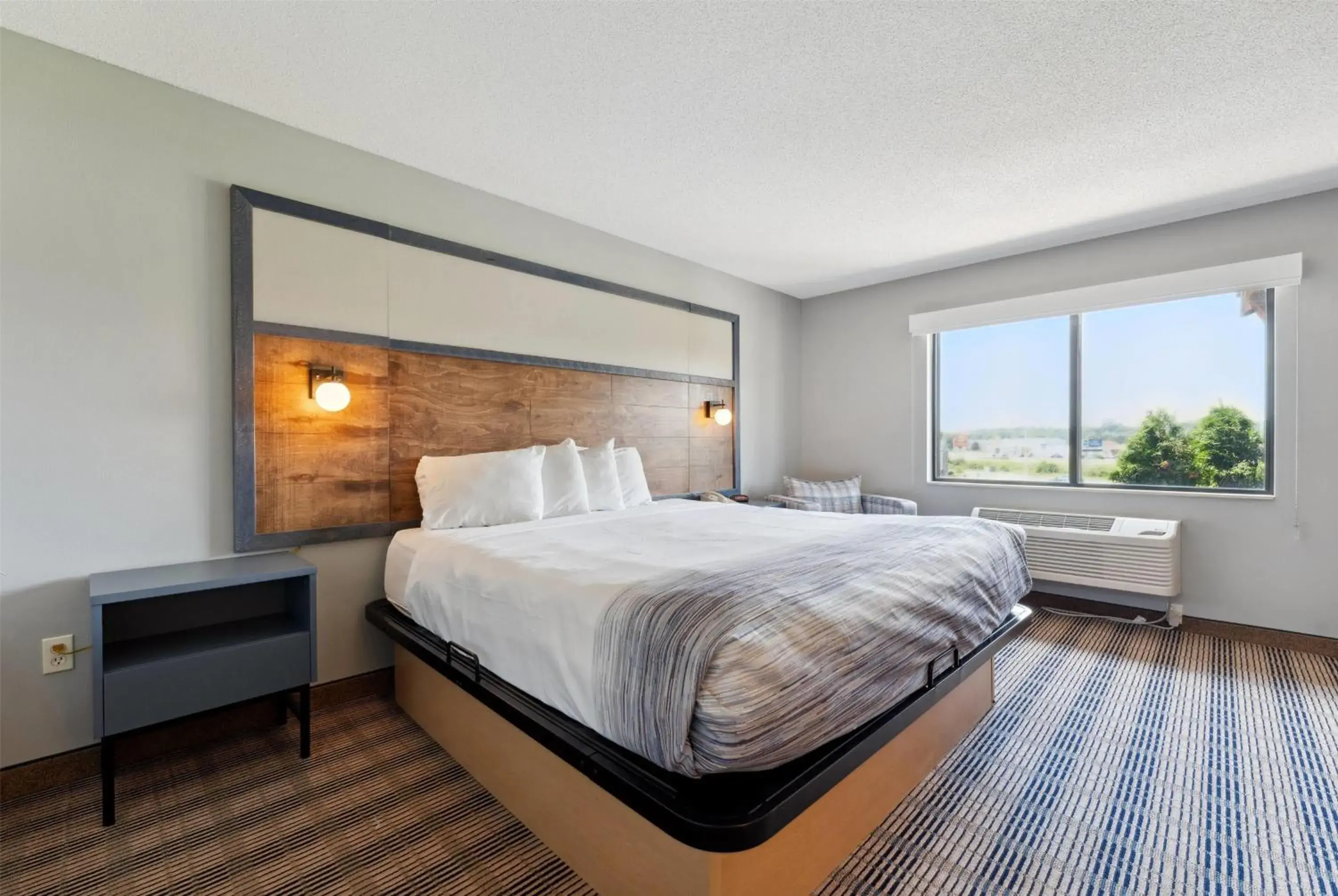 King Room - Non-Smoking in AmericInn by Wyndham Wisconsin Dells King Room - Non-Smoking in AmericInn by Wyndham Wisconsin Dells