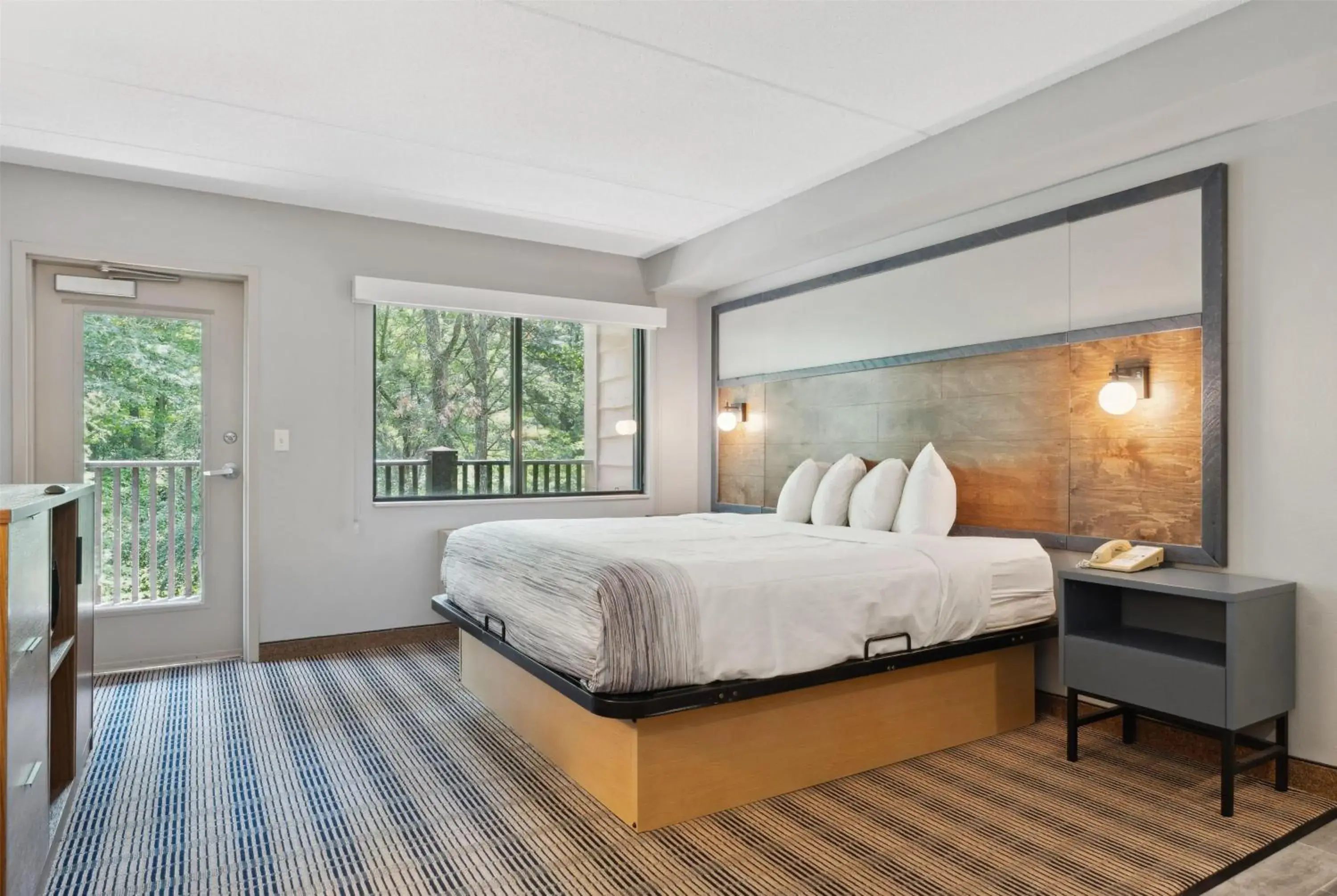 King Room with Jetted Tub and Forest View with Balcony - Non-Smoking in AmericInn by Wyndham Wisconsin Dells King Room with Jetted Tub and Forest View with Balcony - Non-Smoking in AmericInn by Wyndham Wisconsin Dells